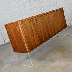 Vintage MCM bis Moderne Buffet-Anrichte aus Rosenholz mit Lucite-Beinen und Bernhardt-Flair, Vintage