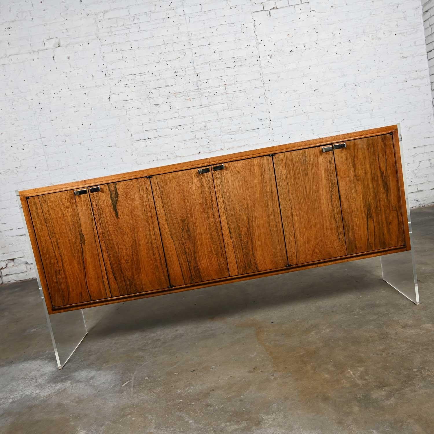 American Vintage MCM to Modern Rosewood Buffet Credenza Lucite Legs Attr Bernhardt Flair For Sale