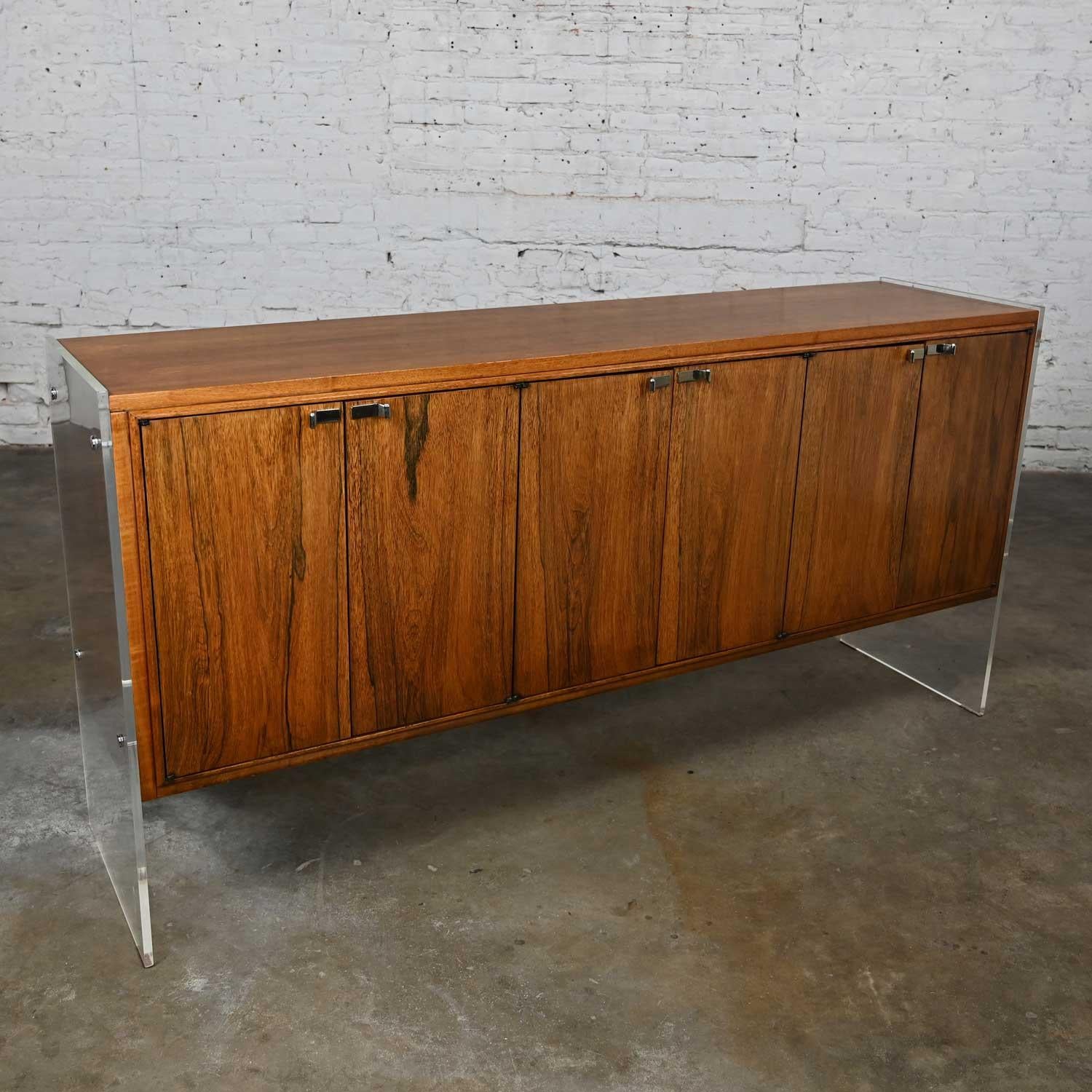 20th Century Vintage MCM to Modern Rosewood Buffet Credenza Lucite Legs Attr Bernhardt Flair For Sale