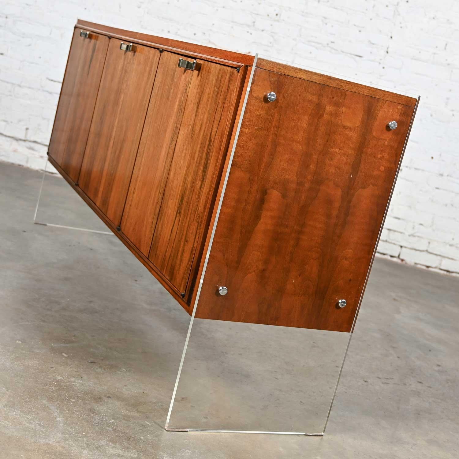 Vintage MCM to Modern Rosewood Buffet Credenza Lucite Legs Attr Bernhardt Flair For Sale 1