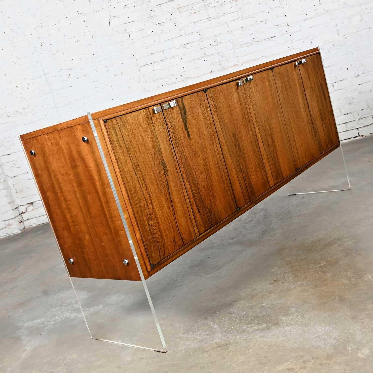 Vintage MCM to Modern Rosewood Buffet Credenza Lucite Legs Attr Bernhardt Flair For Sale 2