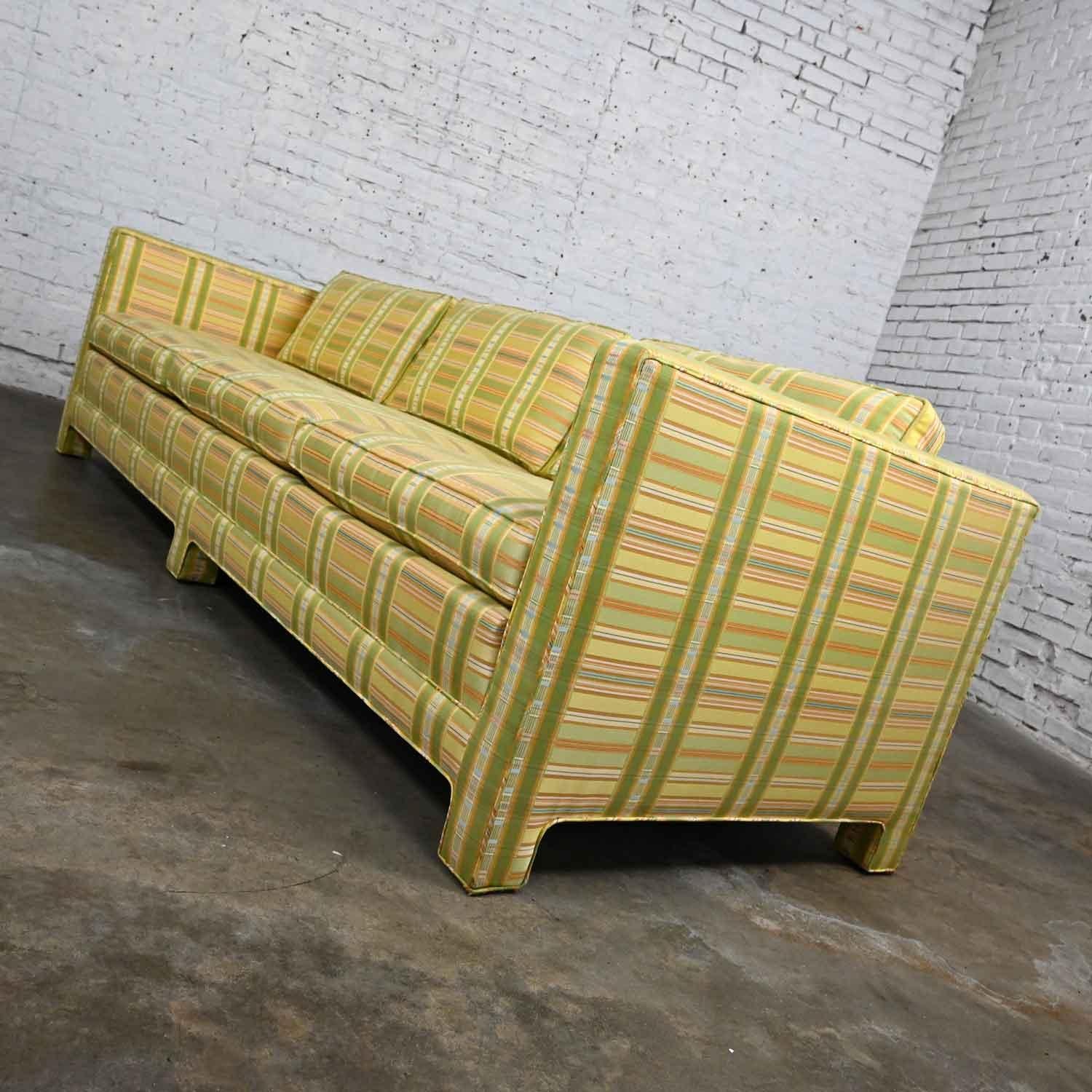 Sofa de smoking à carreaux jaune et chartreuse de style MCM à moderne par Henredon en vente 4