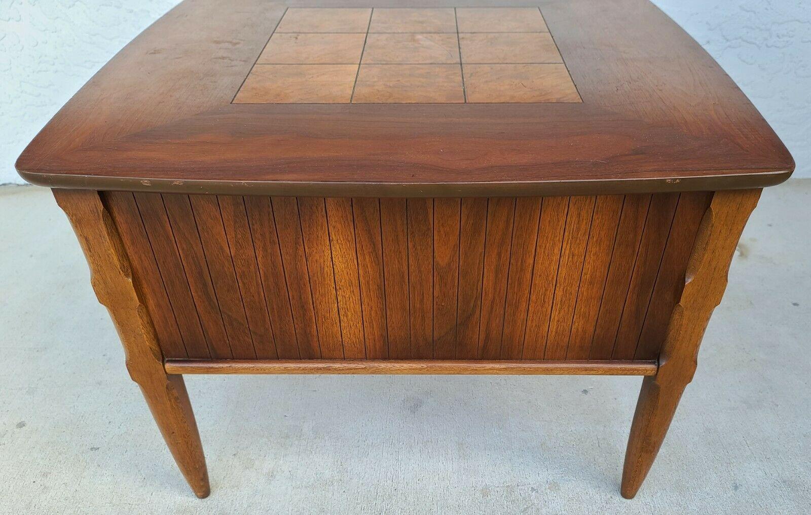 Mid-Century moderno Tavolino Vintage MCM in noce e radica di Lane in vendita
