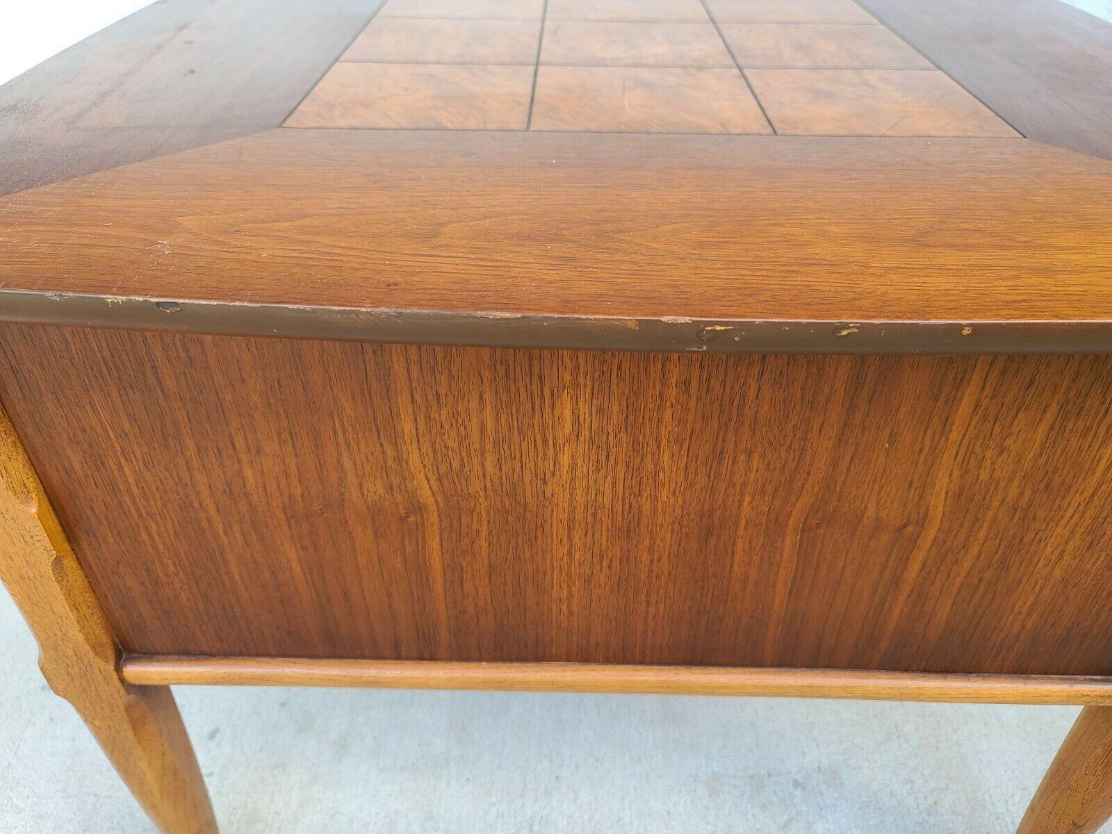 Mid-Century Modern Vintage MCM Walnut and Burl Side End Table by Lane For Sale