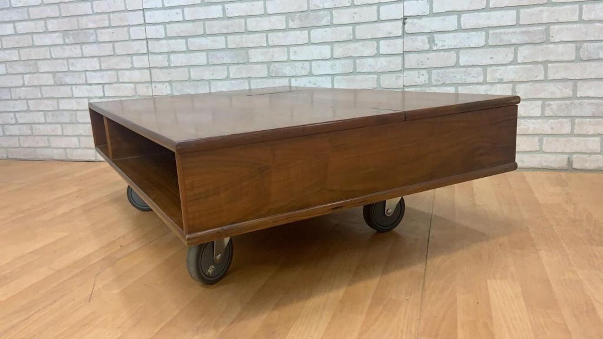 Table basse vintage MCM conçue d'après Kipp Stewart pour Drexel en vente 1