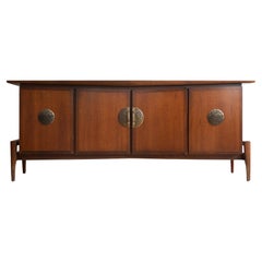 Crédence vintage en noyer MCM par Helen Hobey pour Baker Furniture