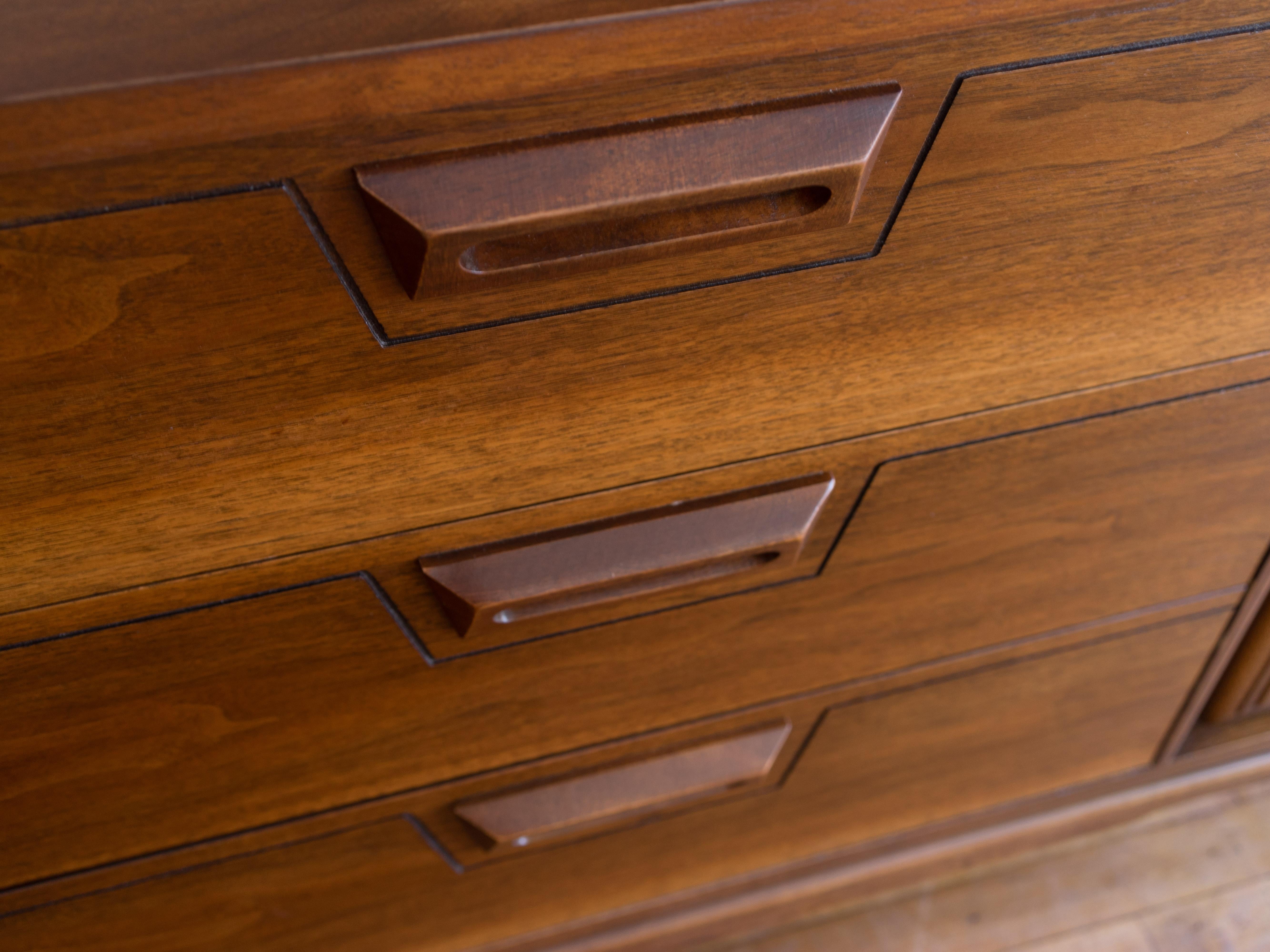 Vintage MCM Walnut Credenza by United 6