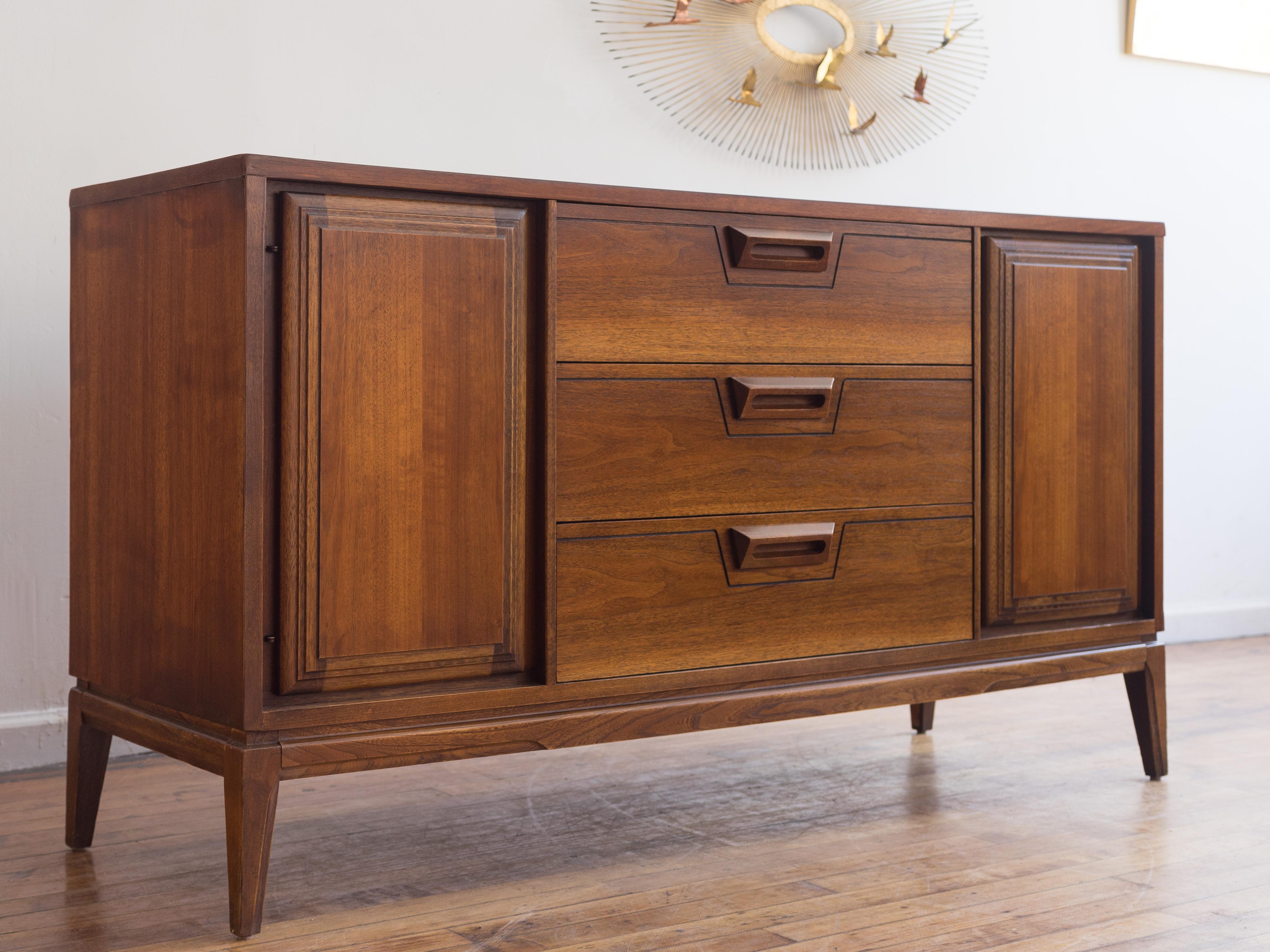 Mid-Century Modern Vintage MCM Walnut Credenza by United