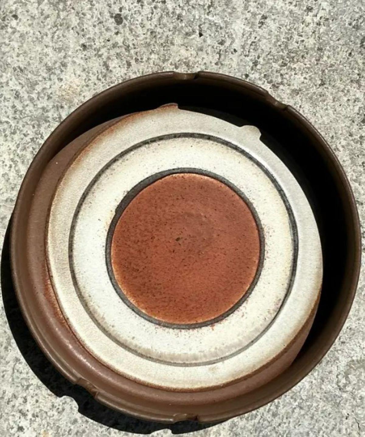 Vintage MCM Monumentale Tedesco Occidentale Posacenere in ceramica opaca in vendita 1