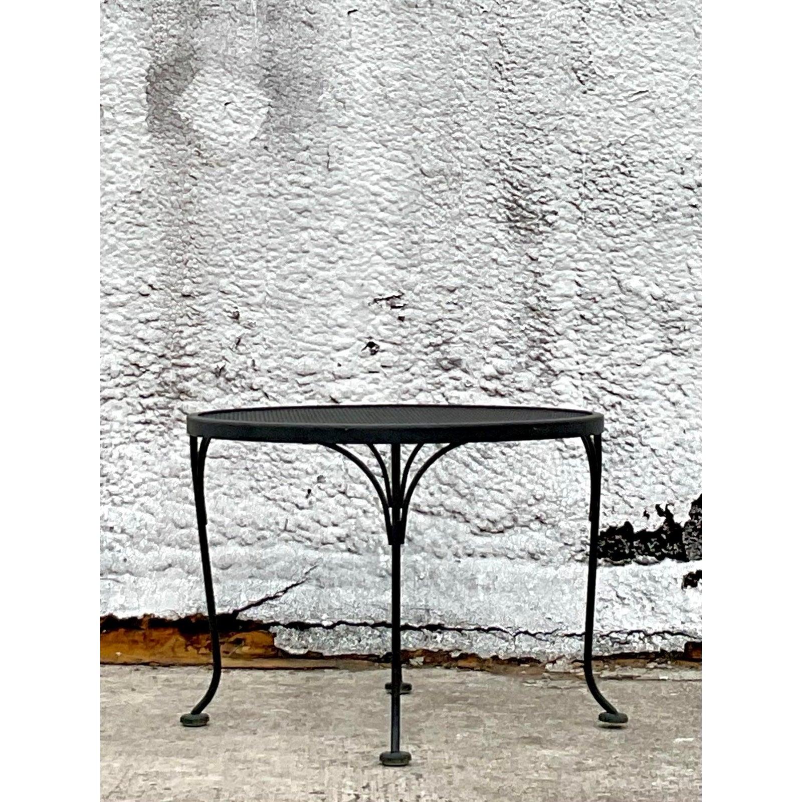 MCM schmiedeeiserner Vintage-Beistelltisch nach Russell Woodard, Vintage (Minimalistisch) im Angebot