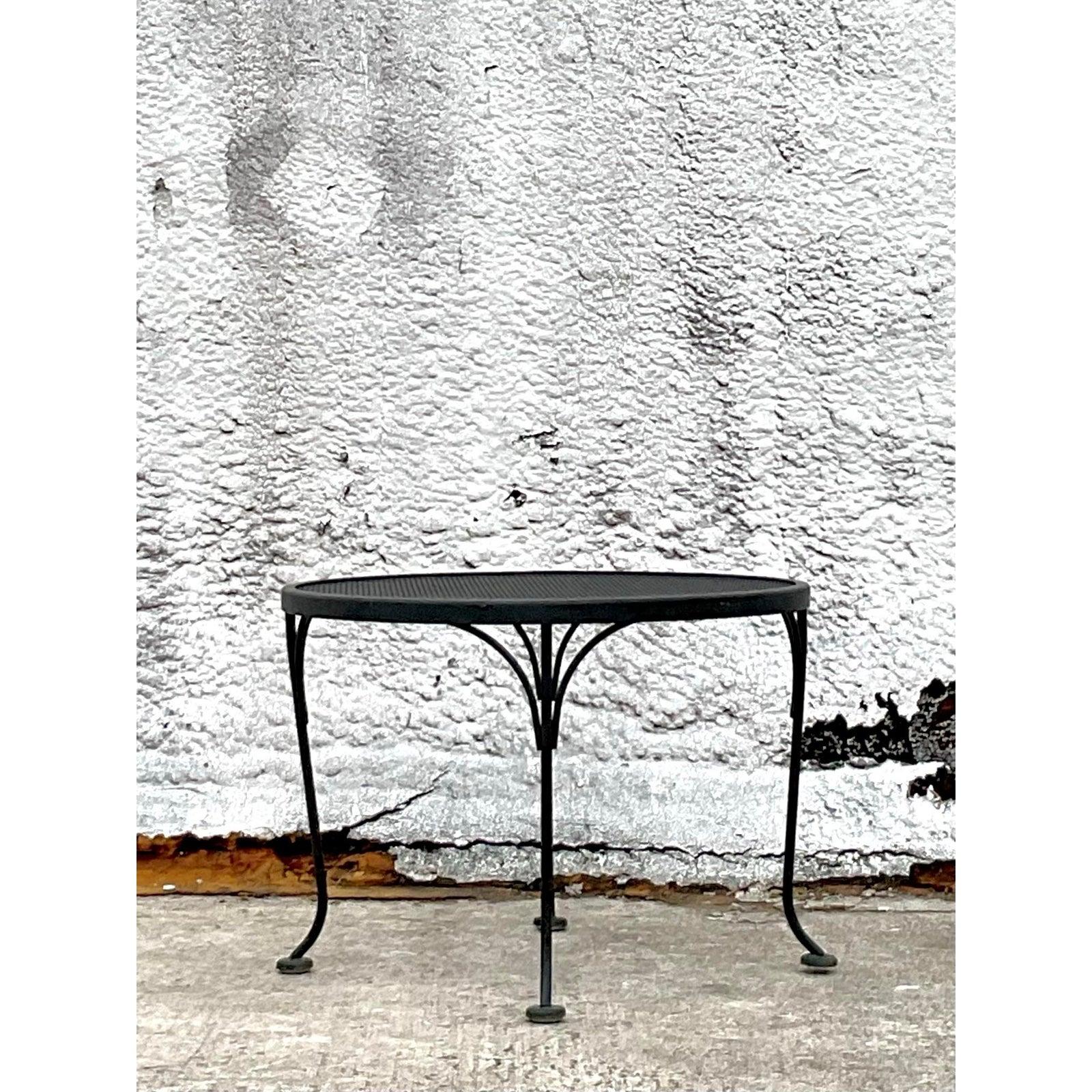 MCM schmiedeeiserner Vintage-Beistelltisch nach Russell Woodard, Vintage im Zustand „Gut“ im Angebot in west palm beach, FL