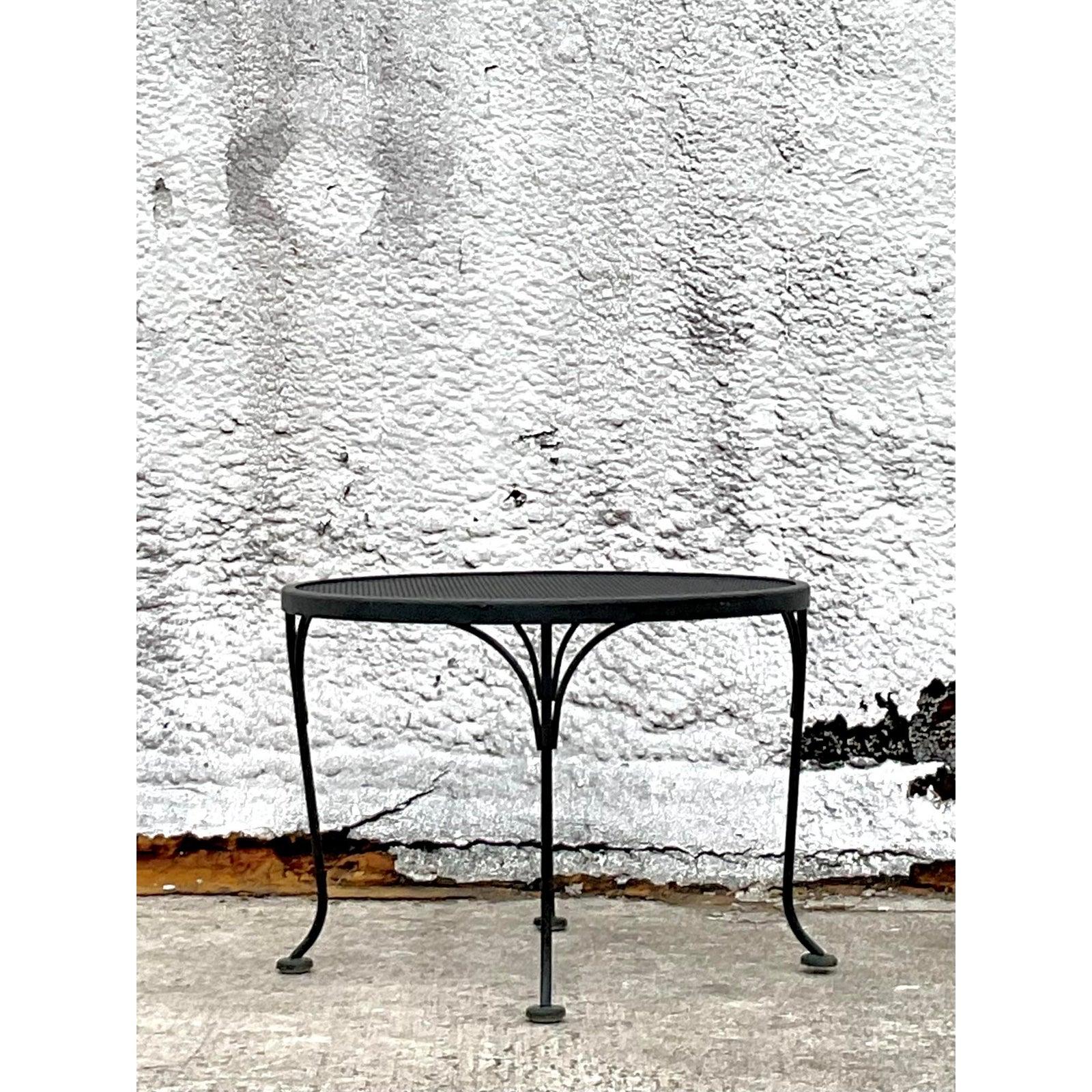 MCM schmiedeeiserner Vintage-Beistelltisch nach Russell Woodard, Vintage im Angebot 1