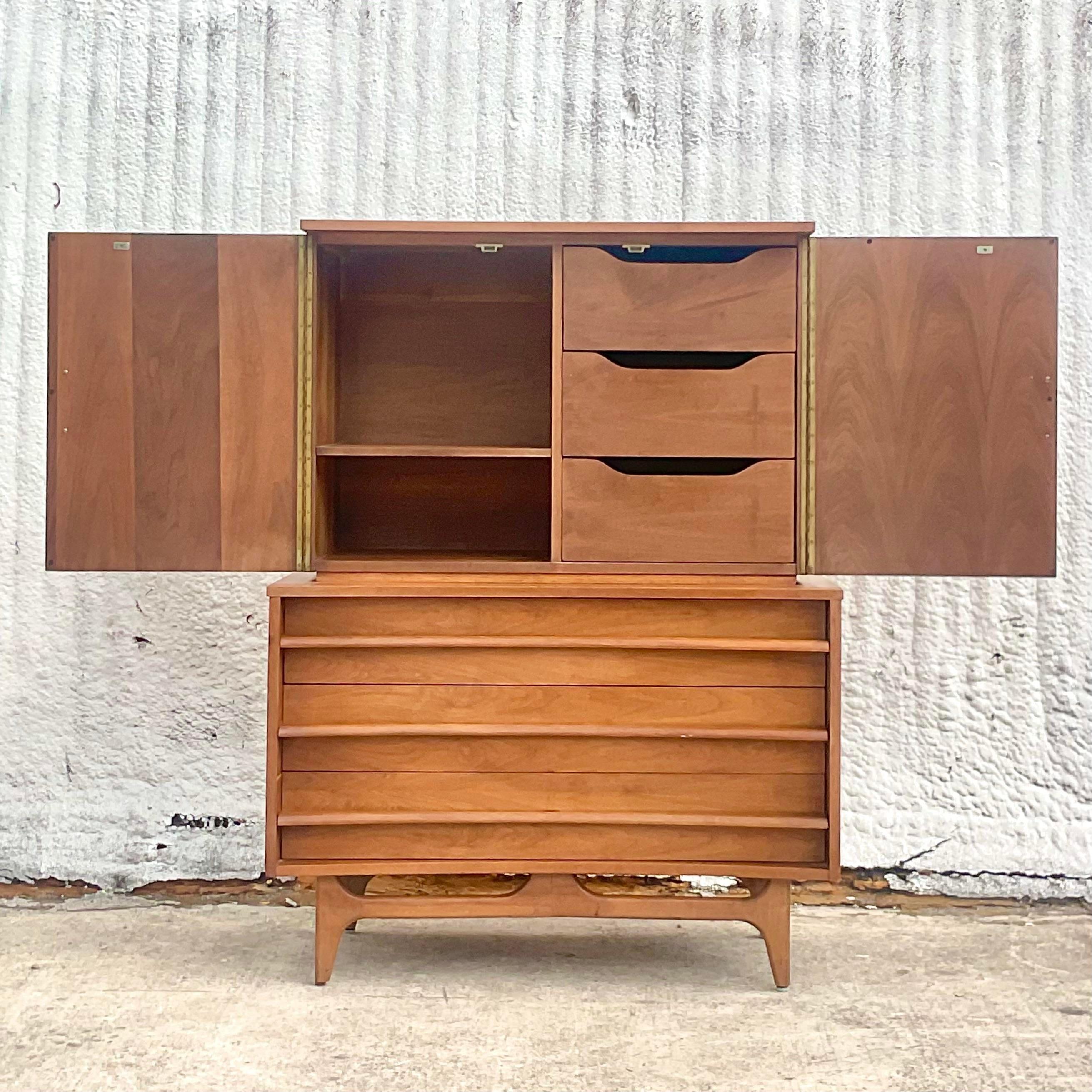 Mid-Century Modern Vintage MCM Young Manufacturing Gentleman’s Chest of Drawers
