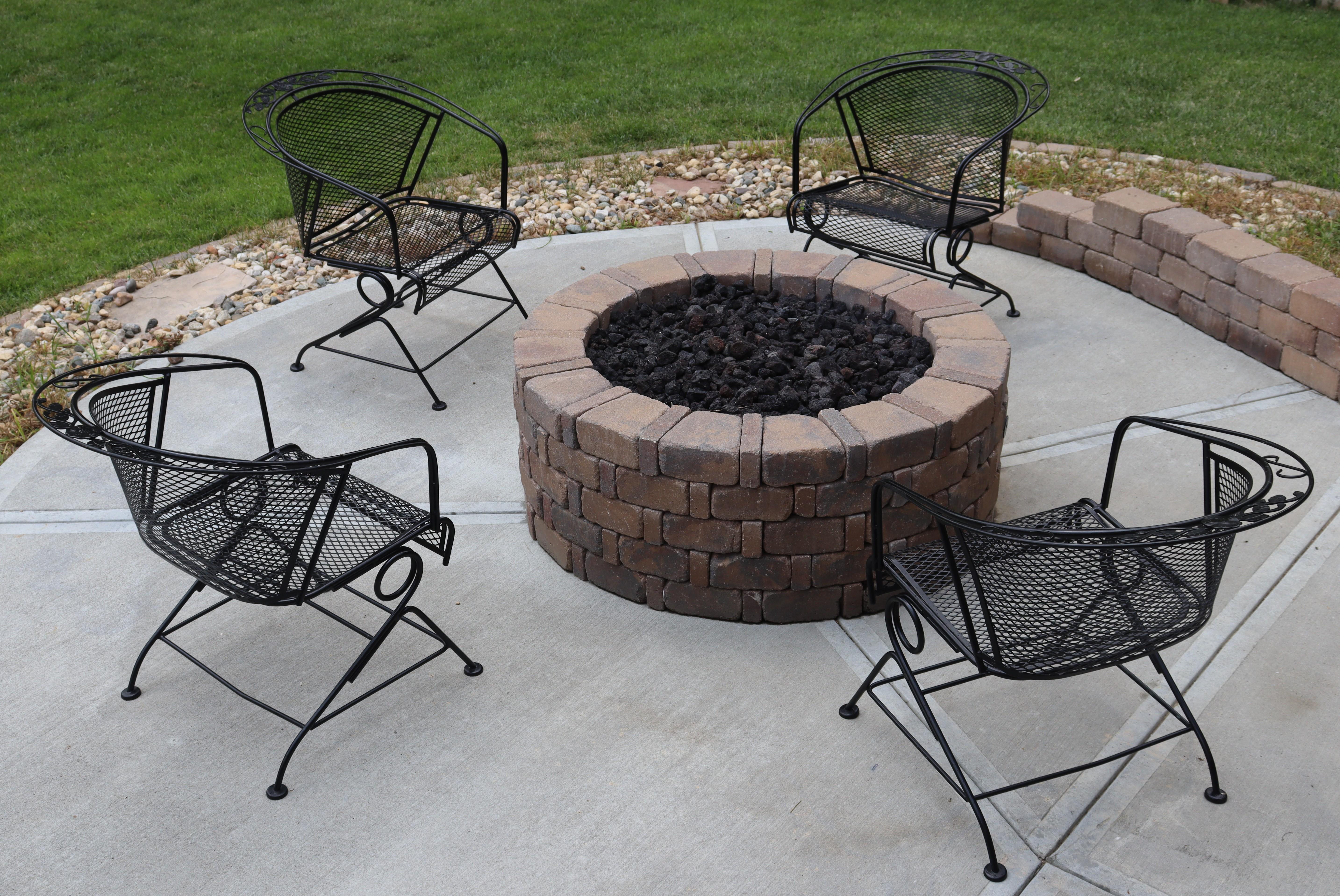 Mid-Century Modern Vintage Meadow Craft collection wrought-iron Coil Spring Barrel Chairs w/ Table For Sale