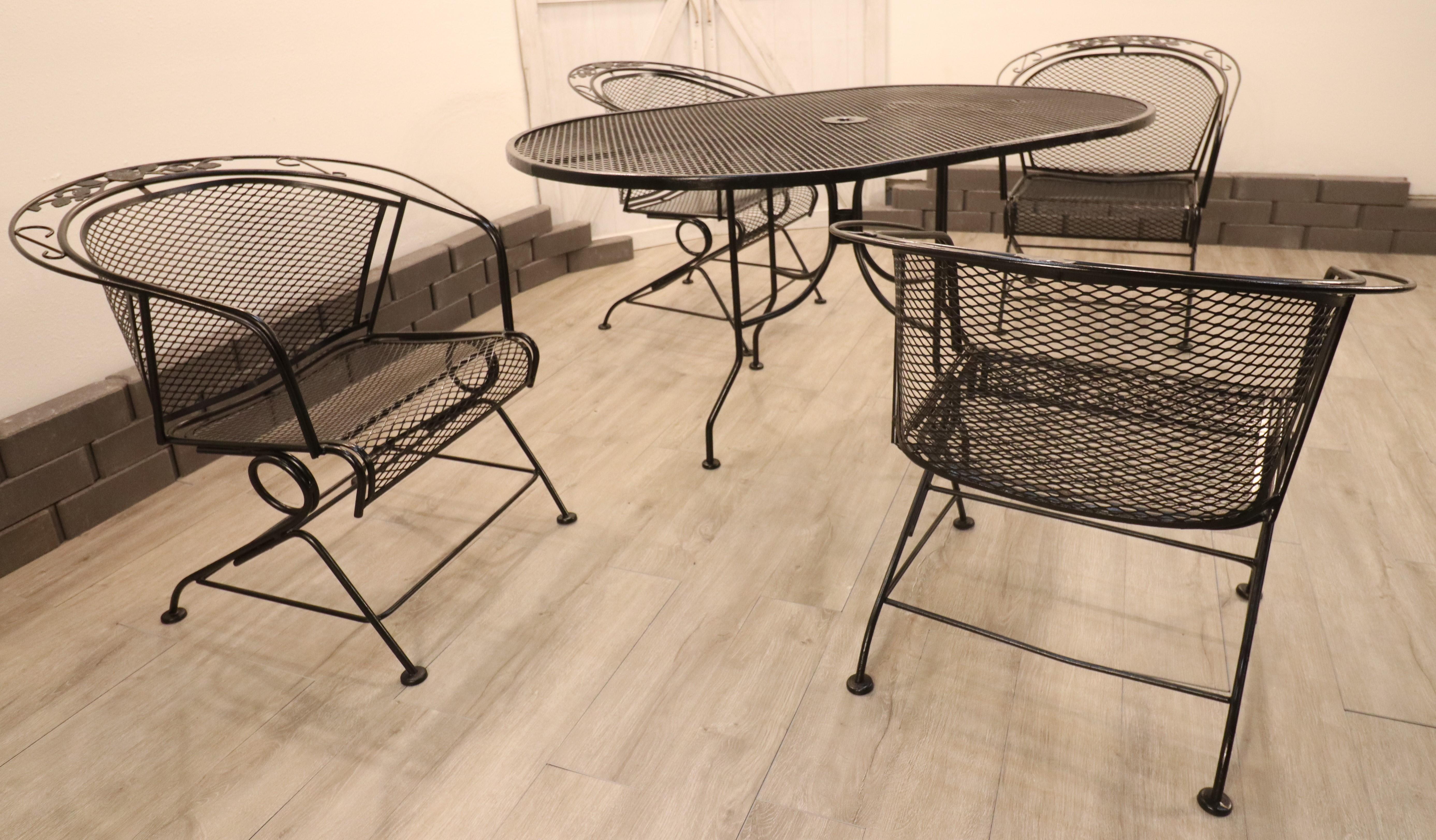 Vintage Meadow Craft collection fer forgé Coil Spring Barrel Chairs w/ Table en vente 1