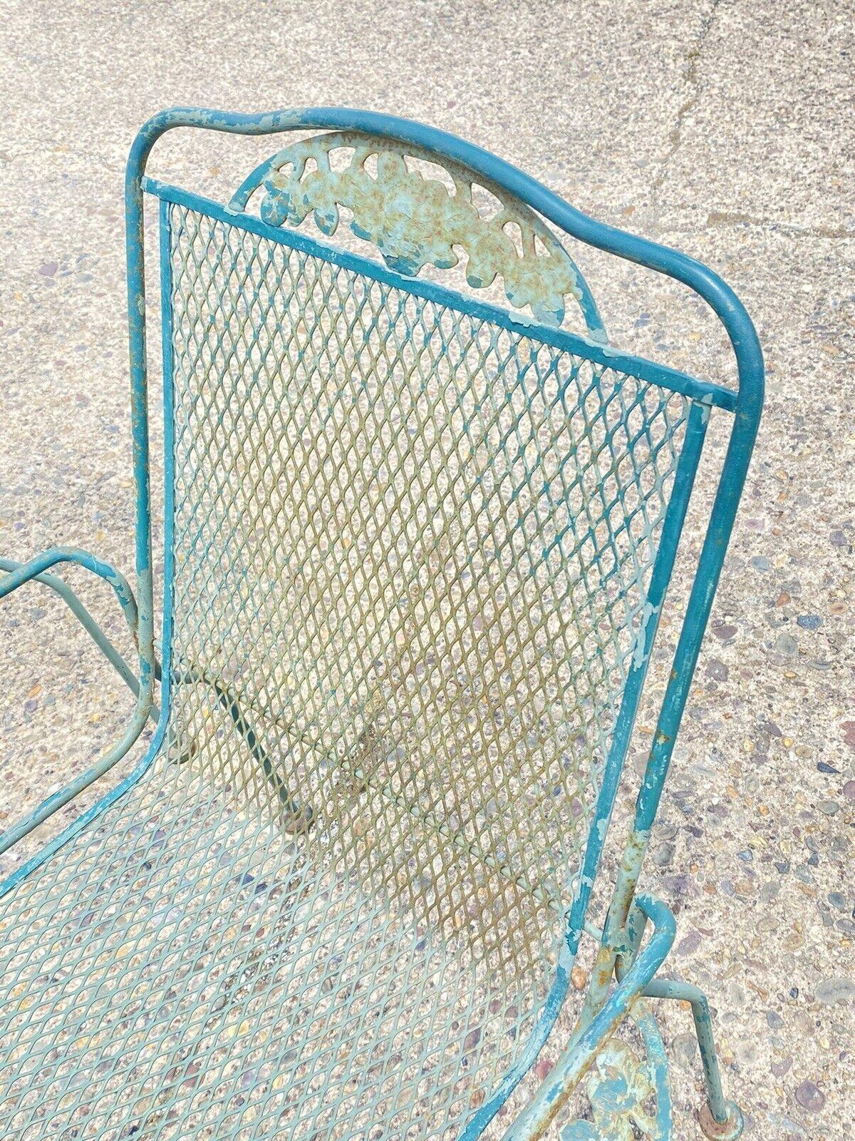 Vintage Meadowcraft Dogwood Green Wrought Iron Outdoor Patio Chairs, Set of 4 In Good Condition In Philadelphia, PA