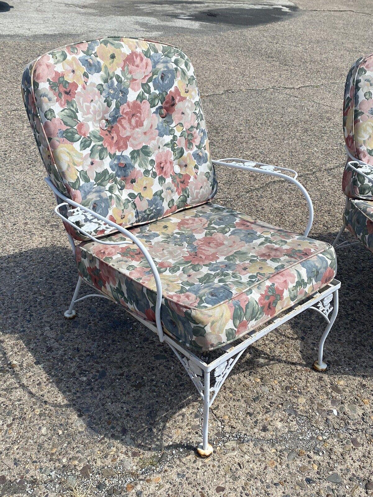 Meadowcraft Vintage Dogwood Wrought Iron Garden Patio Set Sofa Chairs, 3 Pc Set Bon état - En vente à Philadelphia, PA