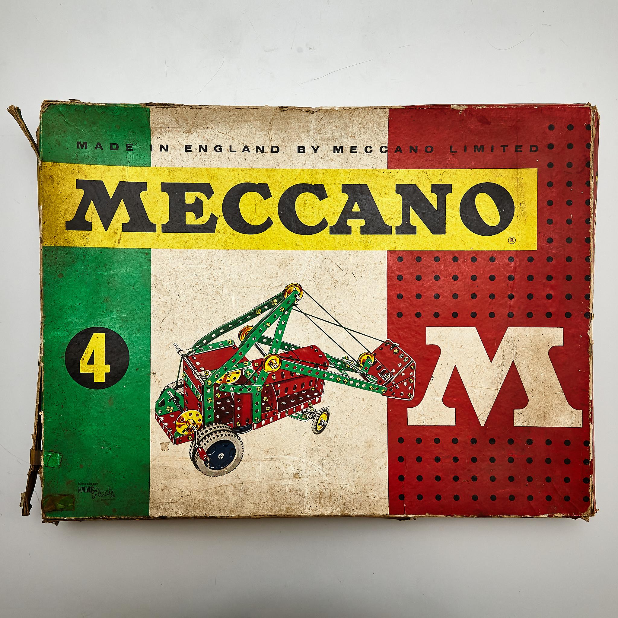 Vintage Meccano Building Game in Original Box For Sale 4
