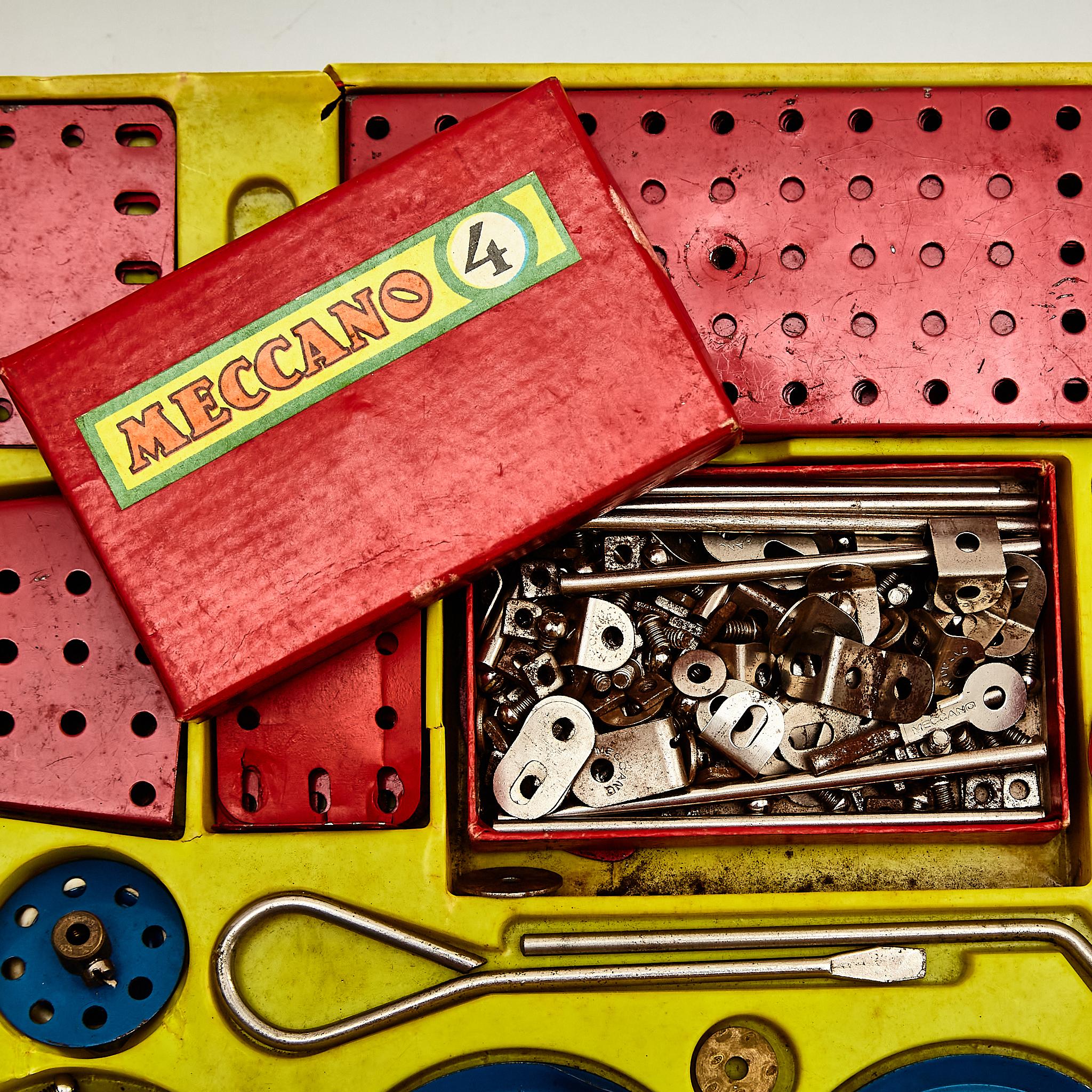 English Vintage Meccano Building Game in Original Box For Sale