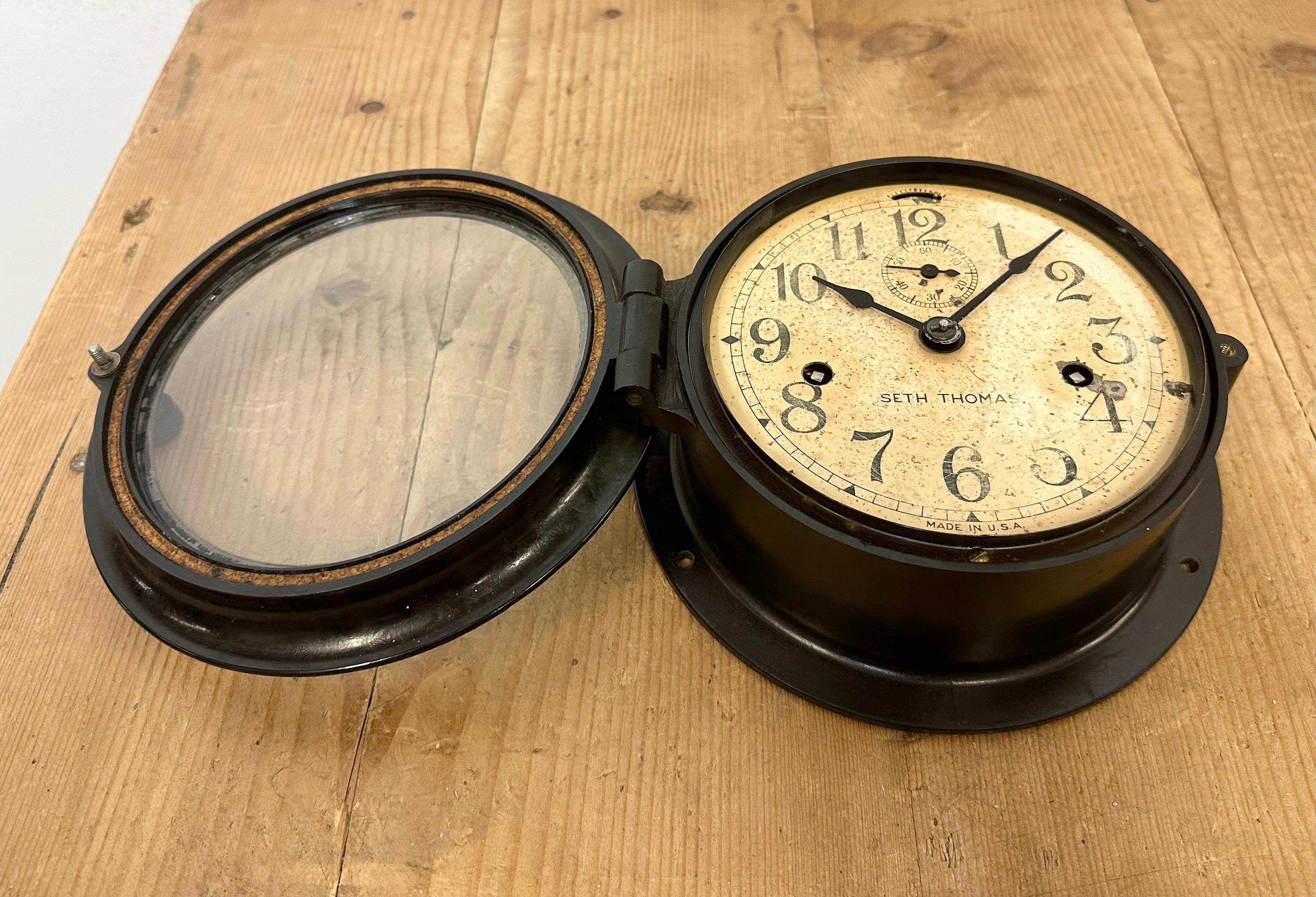  Vintage Mechanical Bakelite Maritime Wall Clock from Seth Thomas, 1950s For Sale 6