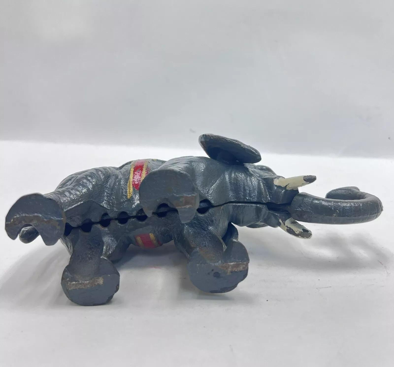 Mechanical Cast Iron Still Bank Circus Elefant Münze Piggy Bank, Vintage (20. Jahrhundert)