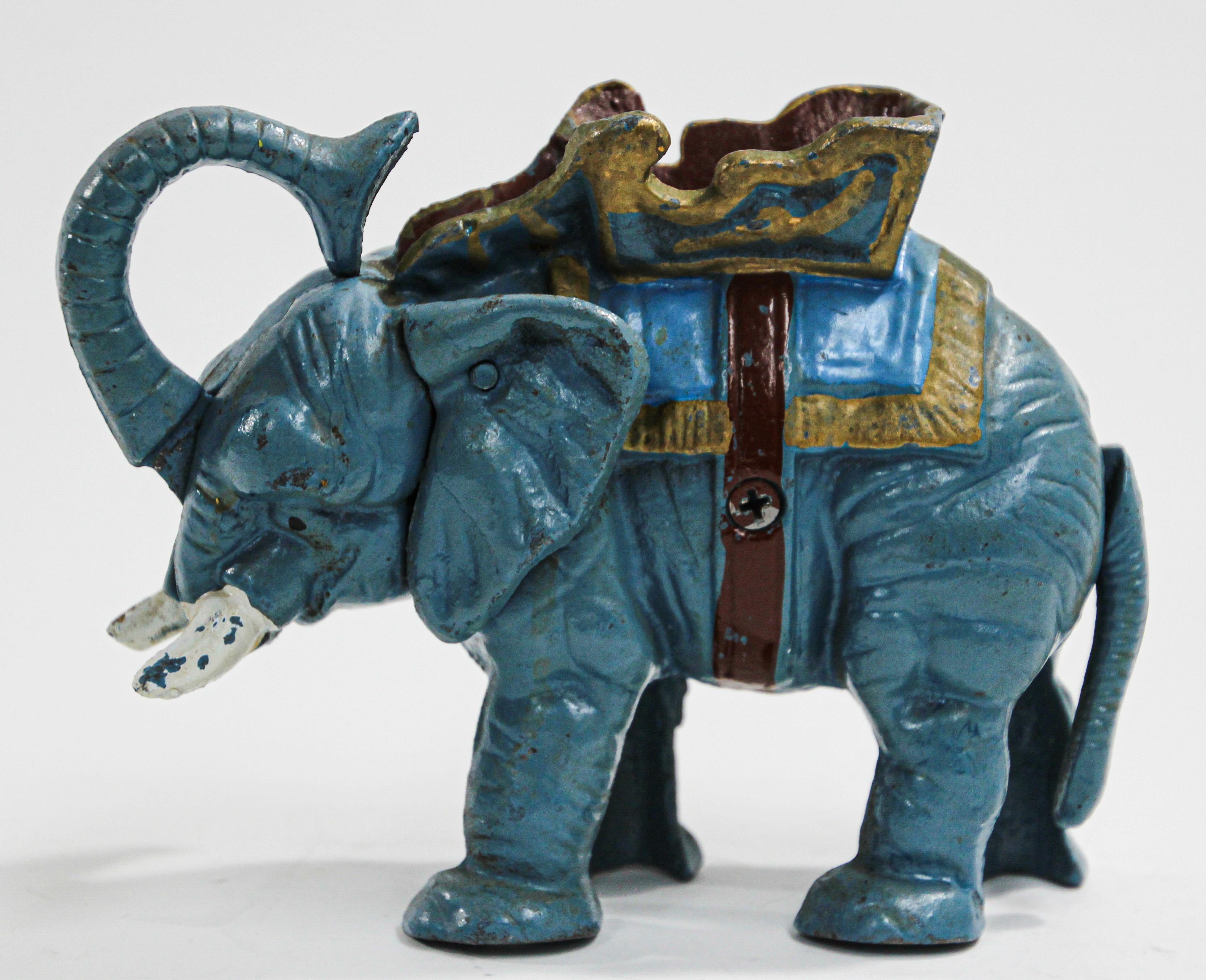 Jouet de collection vintage en fonte mécanique d'éléphant en forme de tirelire 3