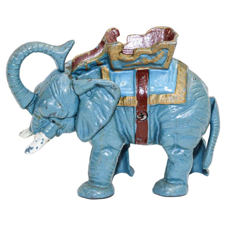 Jouet de collection vintage en fonte mécanique d'éléphant en forme de