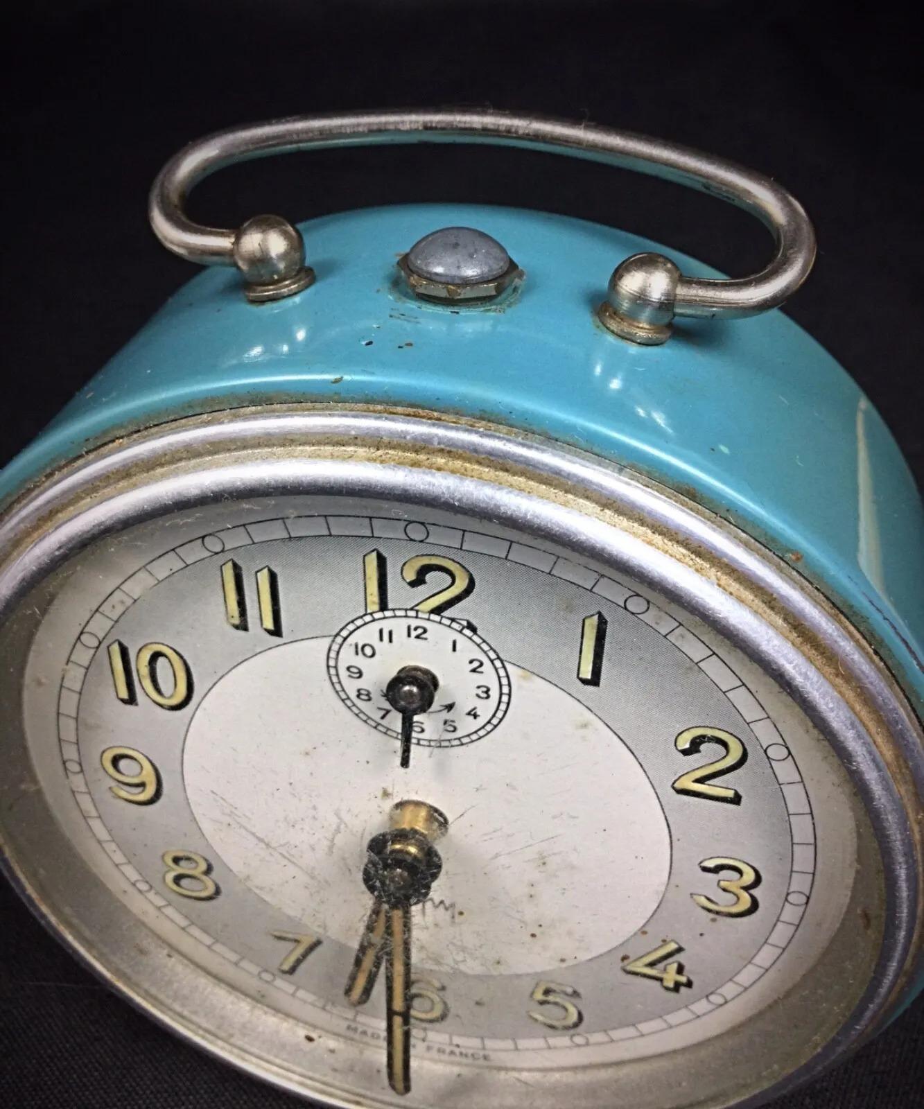 Vintage Mechanical Japy Alarm Clock - Blue - 2Y258 For Sale 1