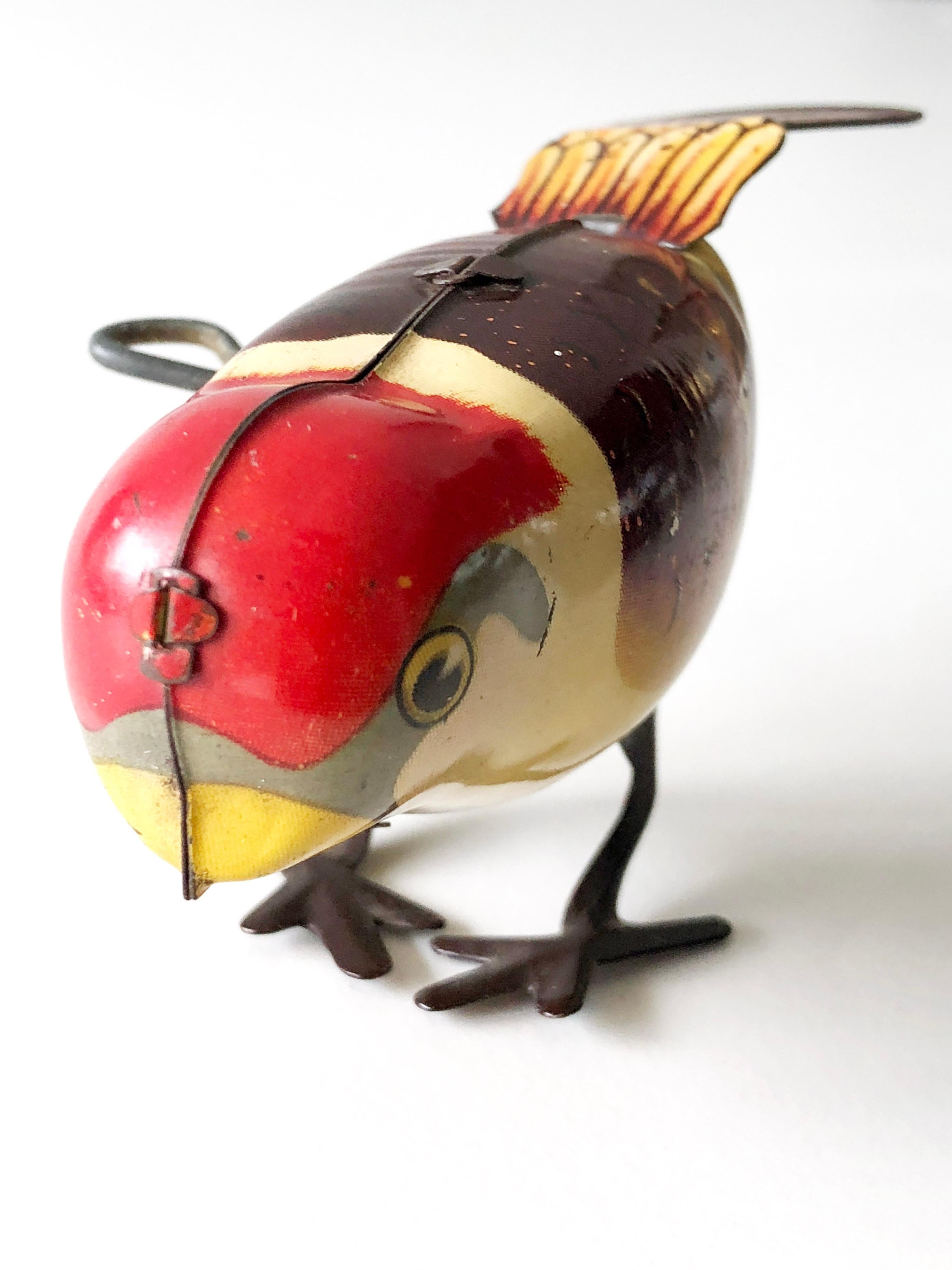 Mechanical getöntes Wind up Spargel-Vogelspielzeug aus Zinn - 1960er Jahre - China (Metallarbeit) im Angebot