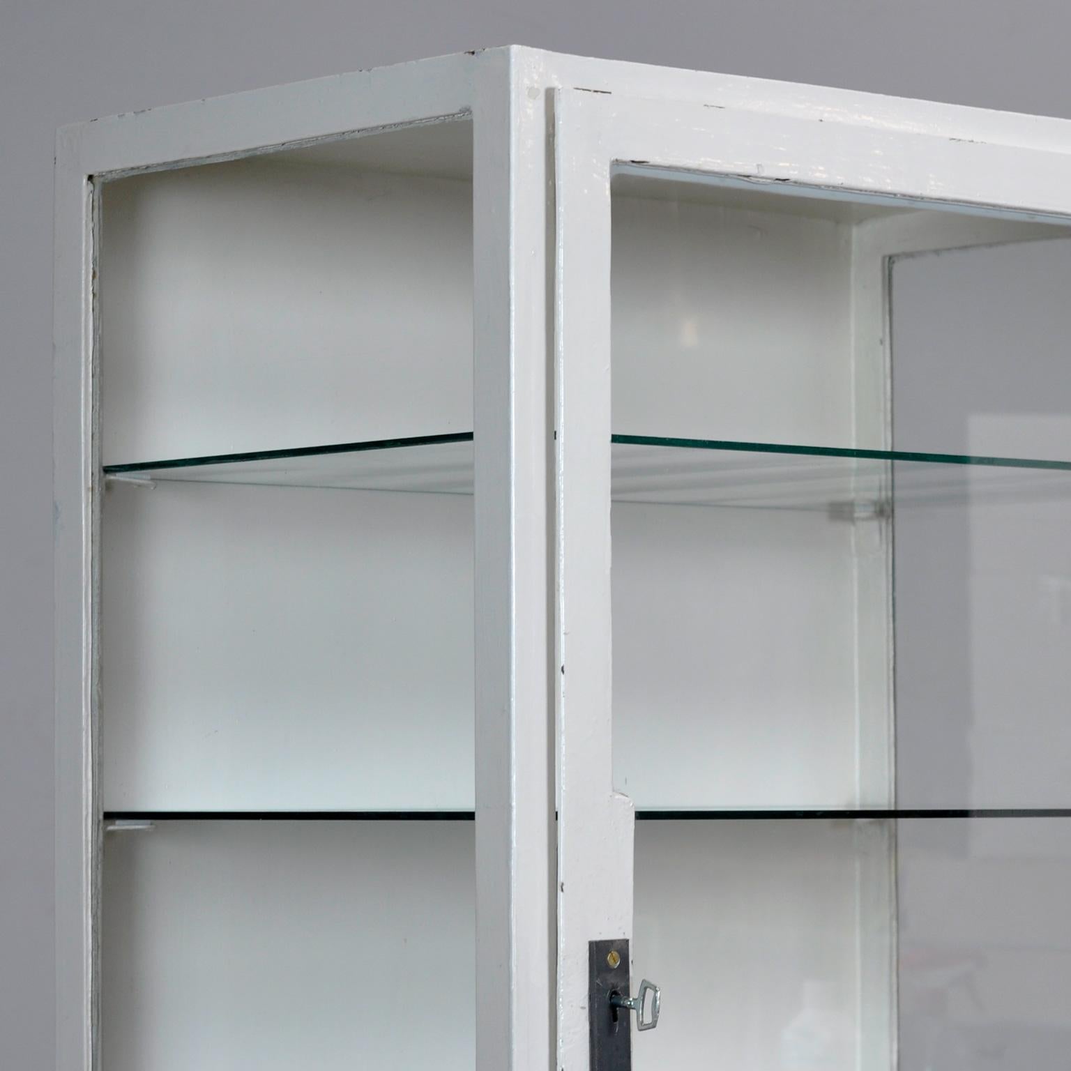 Verre Armoire médicale vintage, années 1930