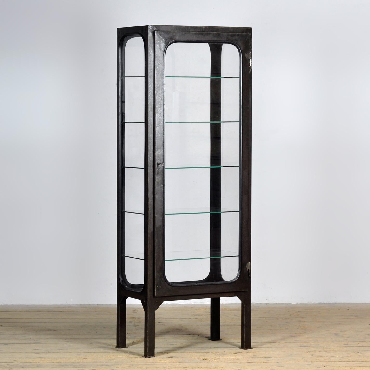 Industriale Armadio medico vintage, anni '70 in vendita