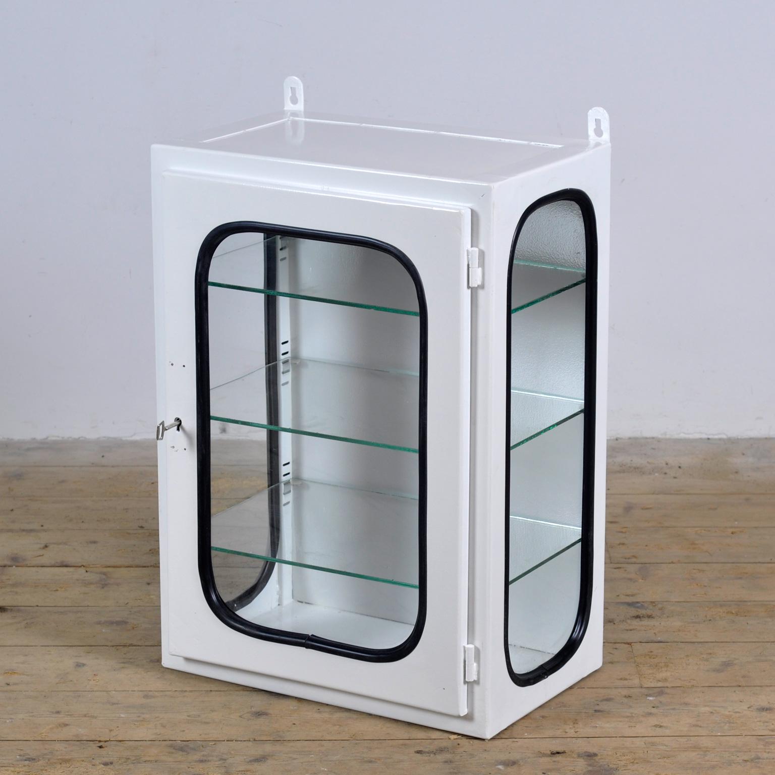 Hongrois Cabinet médical vintage, années 1970 en vente
