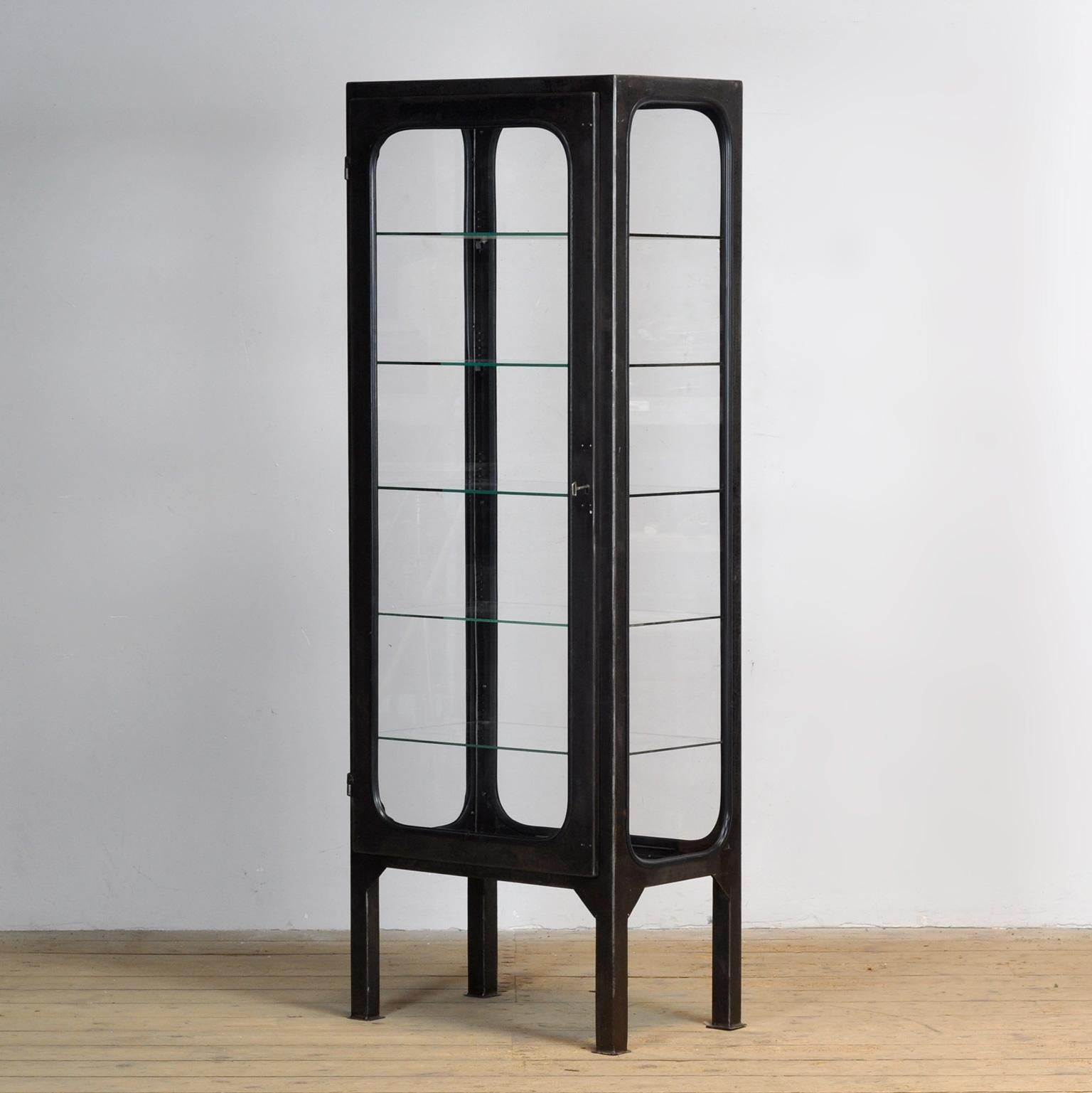 Hongrois Cabinet médical vintage, années 1970 en vente