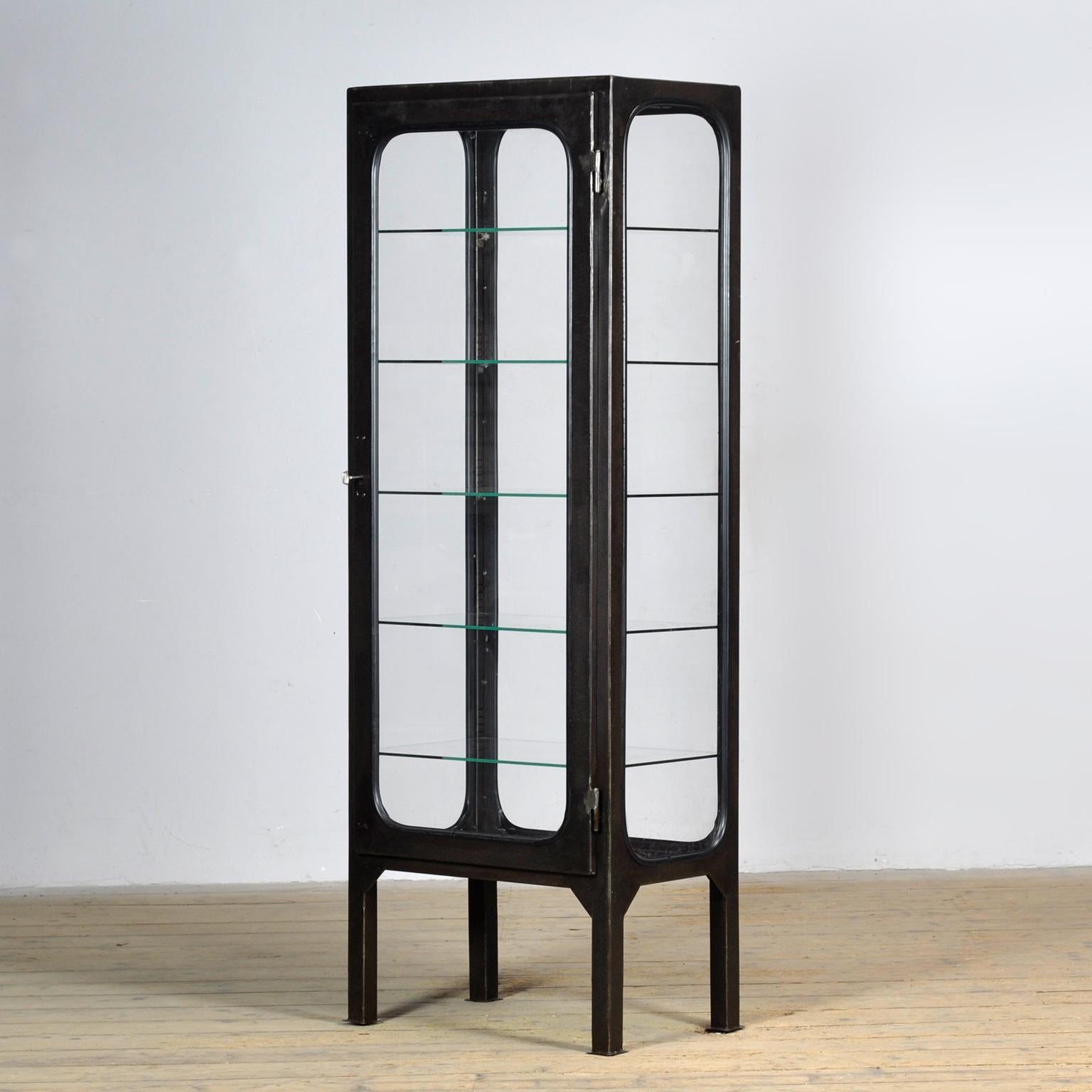 Ungherese Armadio medico vintage, anni '70 in vendita