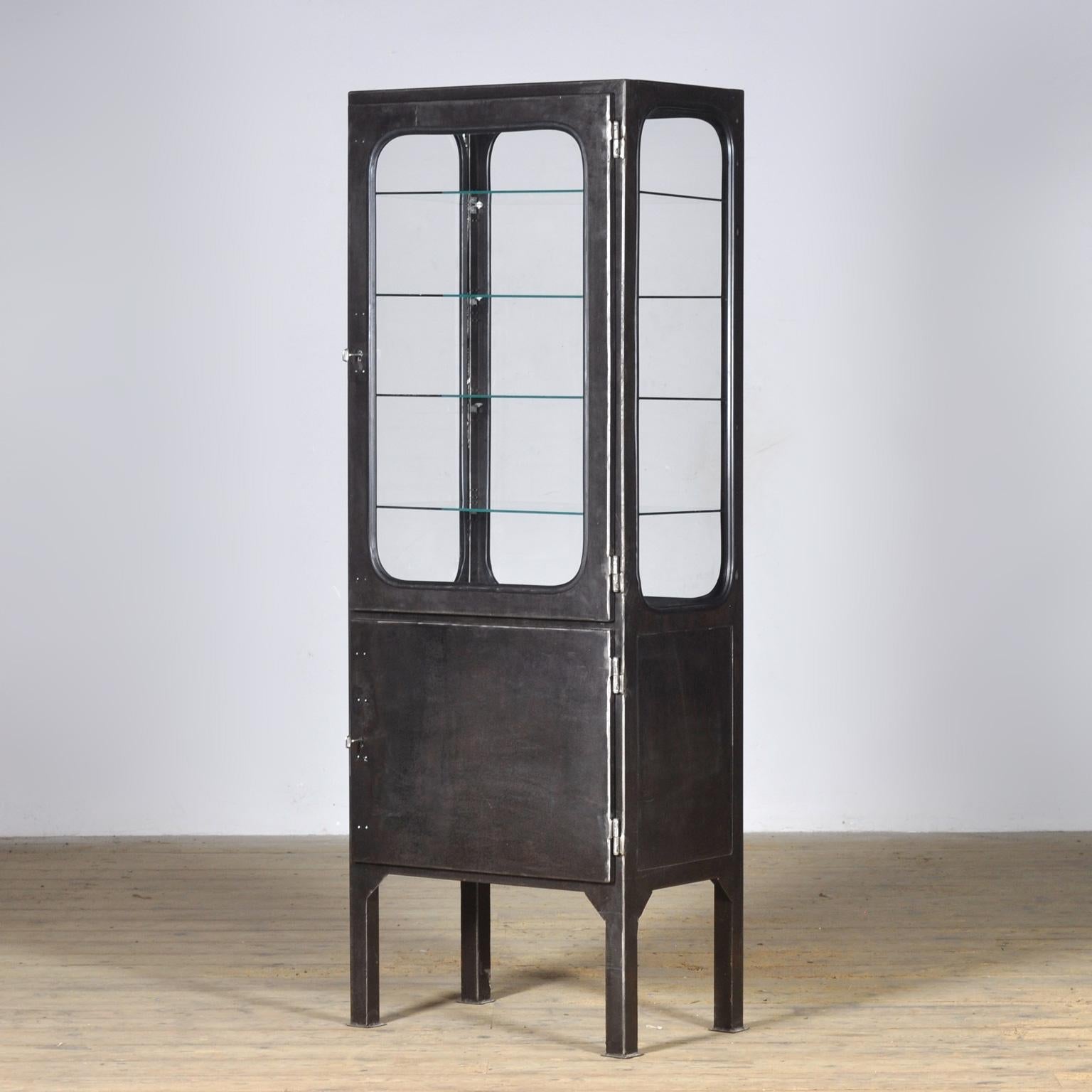 Vintage medical cabinet, 1970s Húngaro en venta