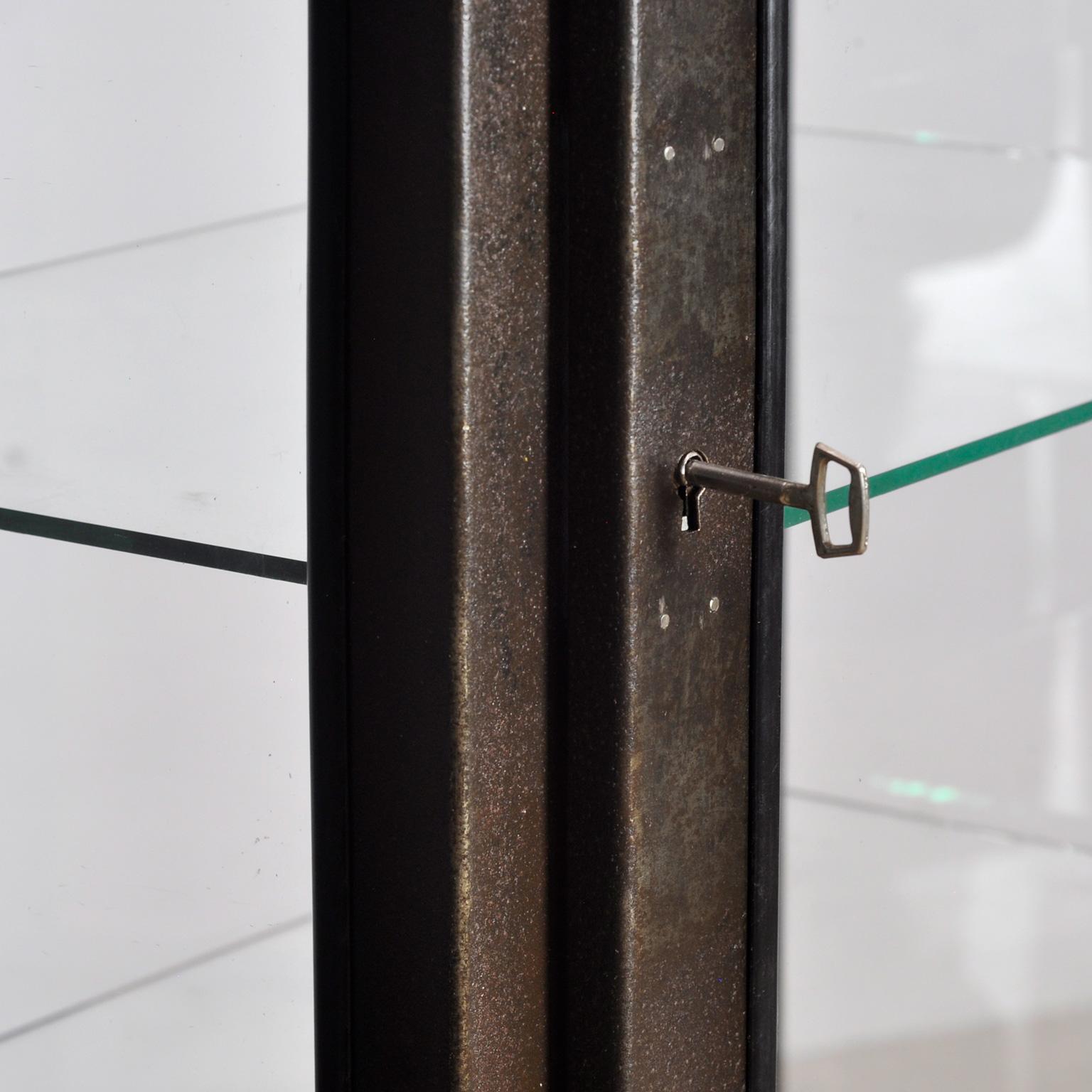 Vetro Armadio medico vintage, anni '70 in vendita