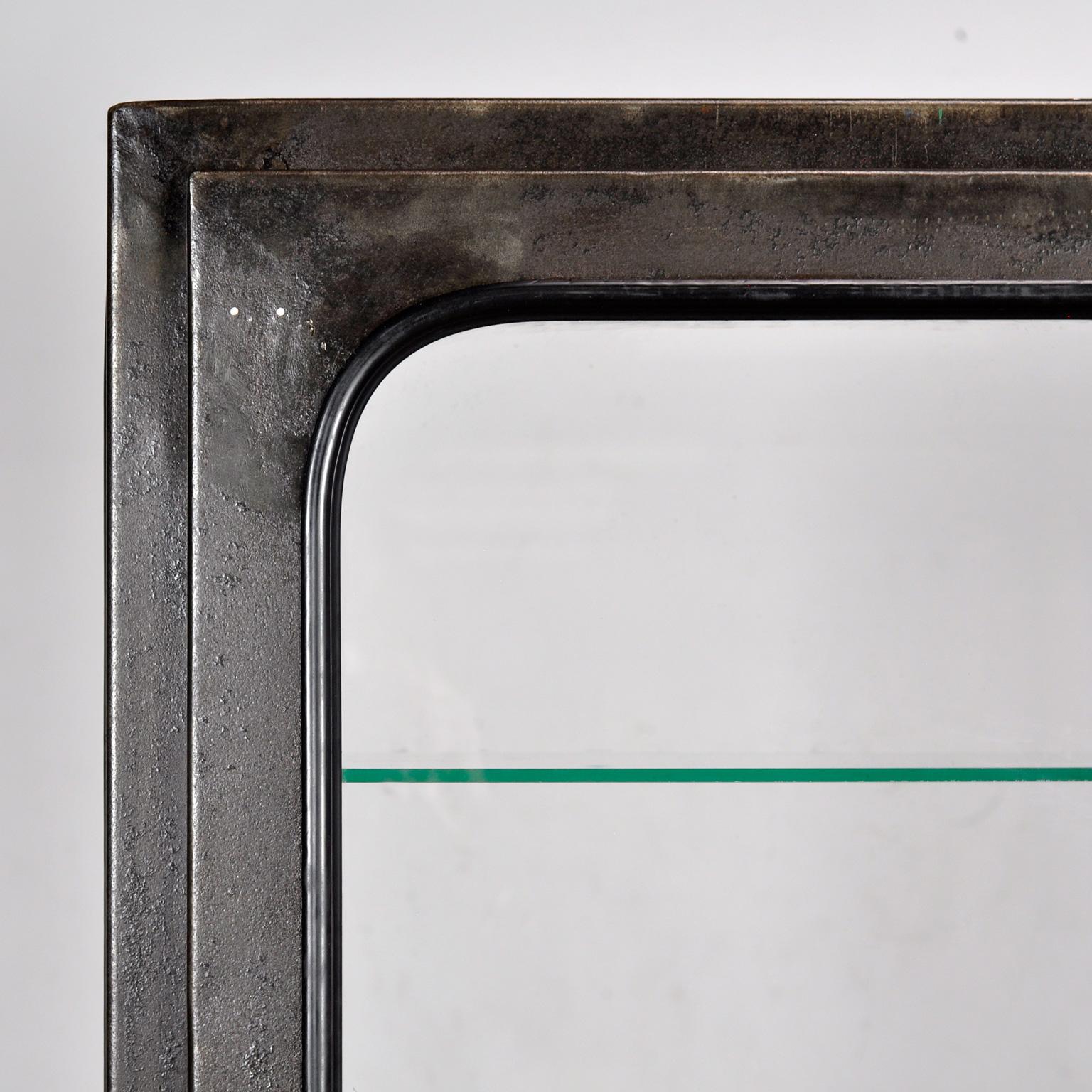 Armadio medico vintage, anni '70 in vendita 1