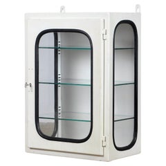Cabinet médical vintage, années 1970