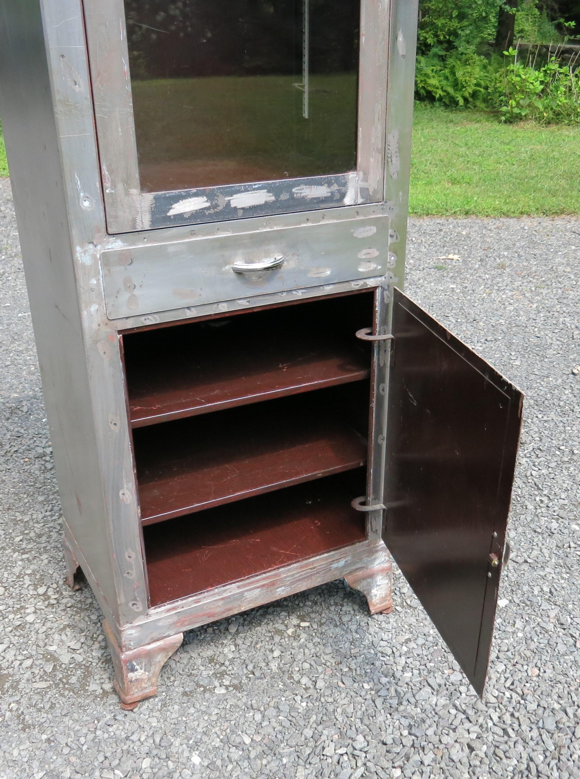 Vintage Medical Cabinet Doctor's Cabinet Distressed In Distressed Condition For Sale In Newtown, CT