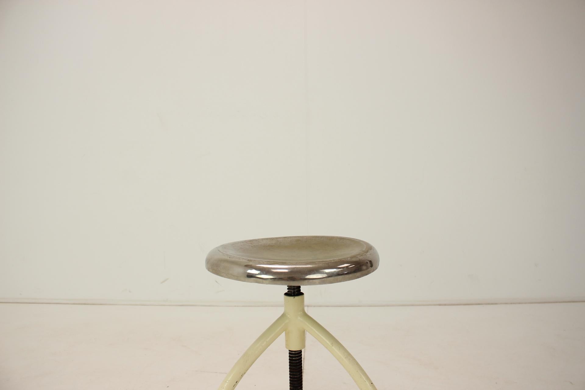 Vintage Medical Chrome Adjustable Stool, 1950's In Good Condition In Praha, CZ