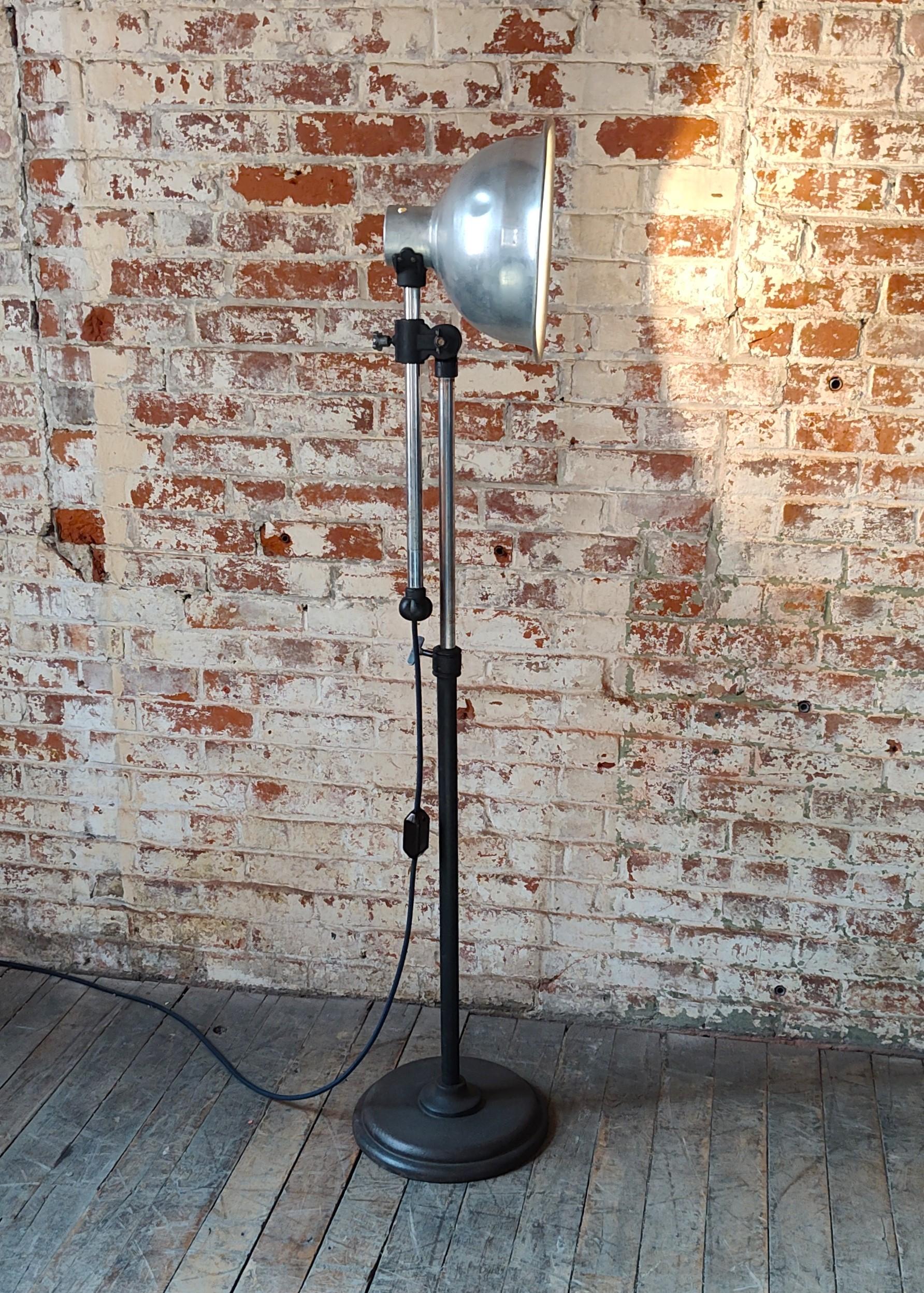 Vintage Medical Floor Lamp In Good Condition For Sale In Oakville, CT