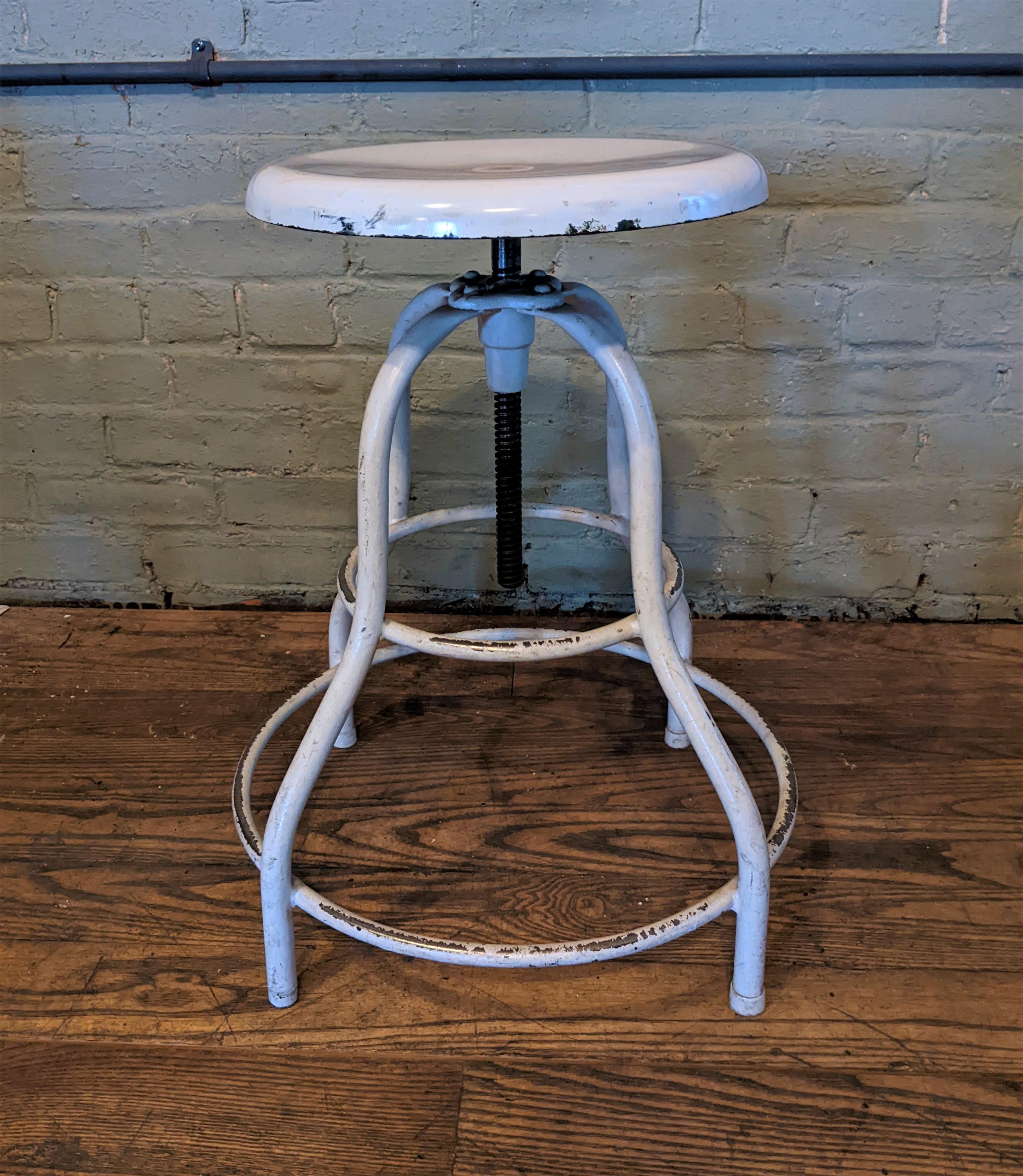 Vintage Medical Stool In Good Condition For Sale In Oakville, CT