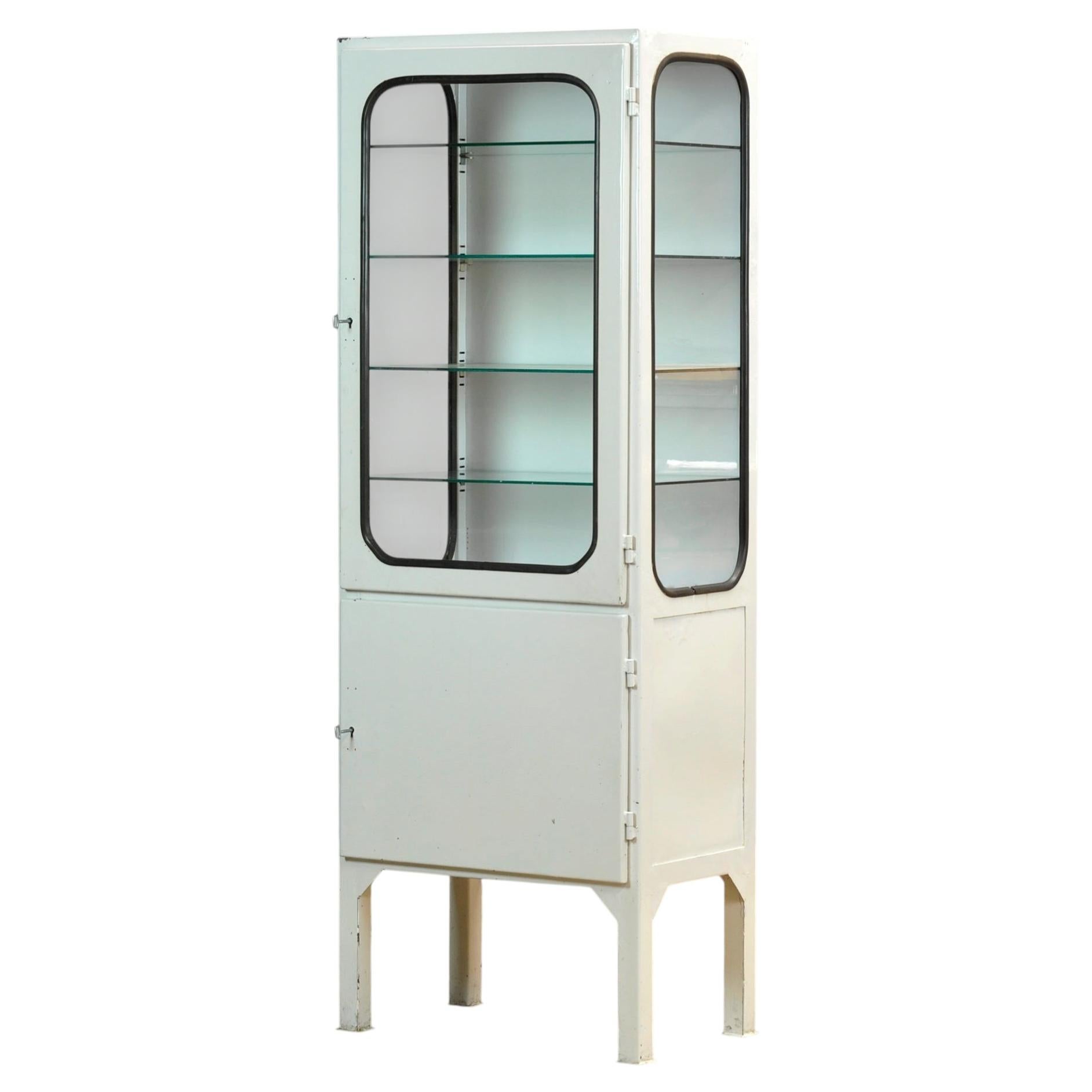 Vintage medicine cabinet, 1970s