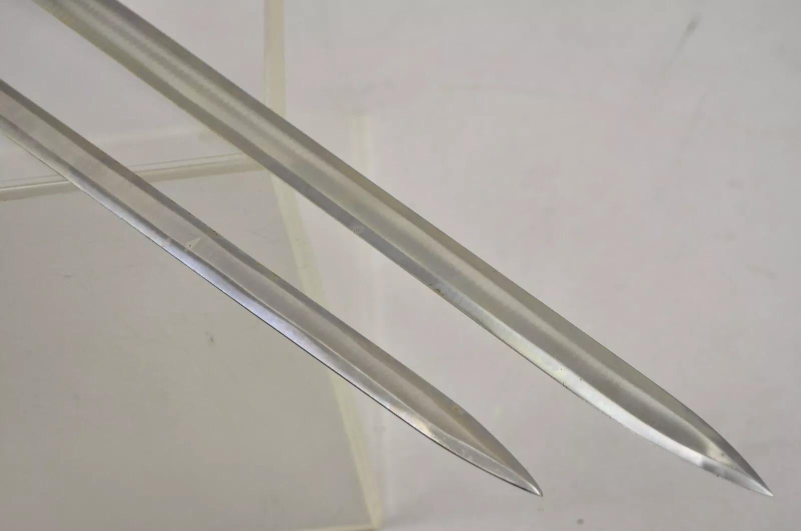 Épées décoratives en métal lourd, style médiéval gothique - 2 pièces en vente 1