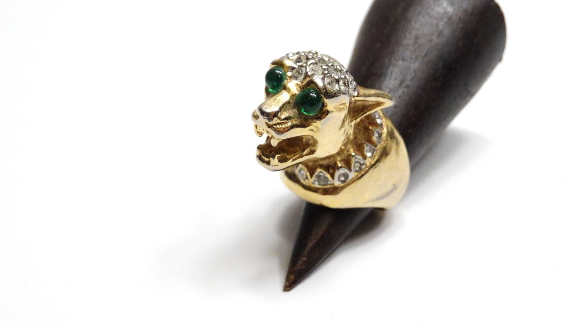 This eloborately detailed, immaculately handcrafted vintage Retro cocktail panther ring is reminiscent of the popular jewelry of the Postwar Retro era, it is crafted in solid brass plated in yellow gold. The artfuylly designed depicts an