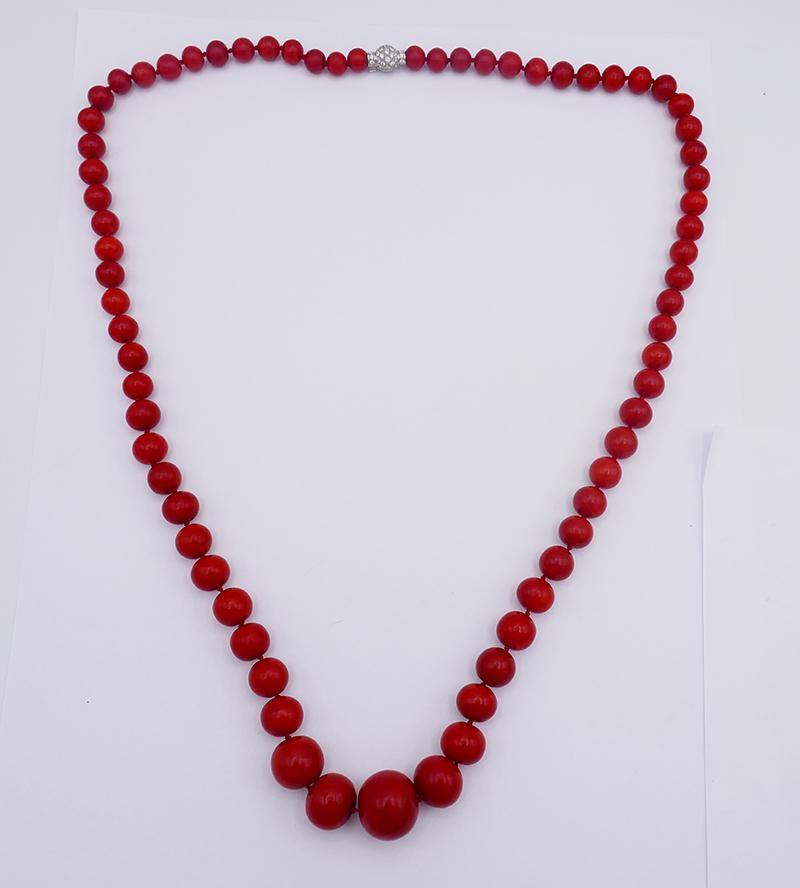 Collar vintage de coral mediterráneo con cierre de oro de 14k Estate Jewelry en venta 1