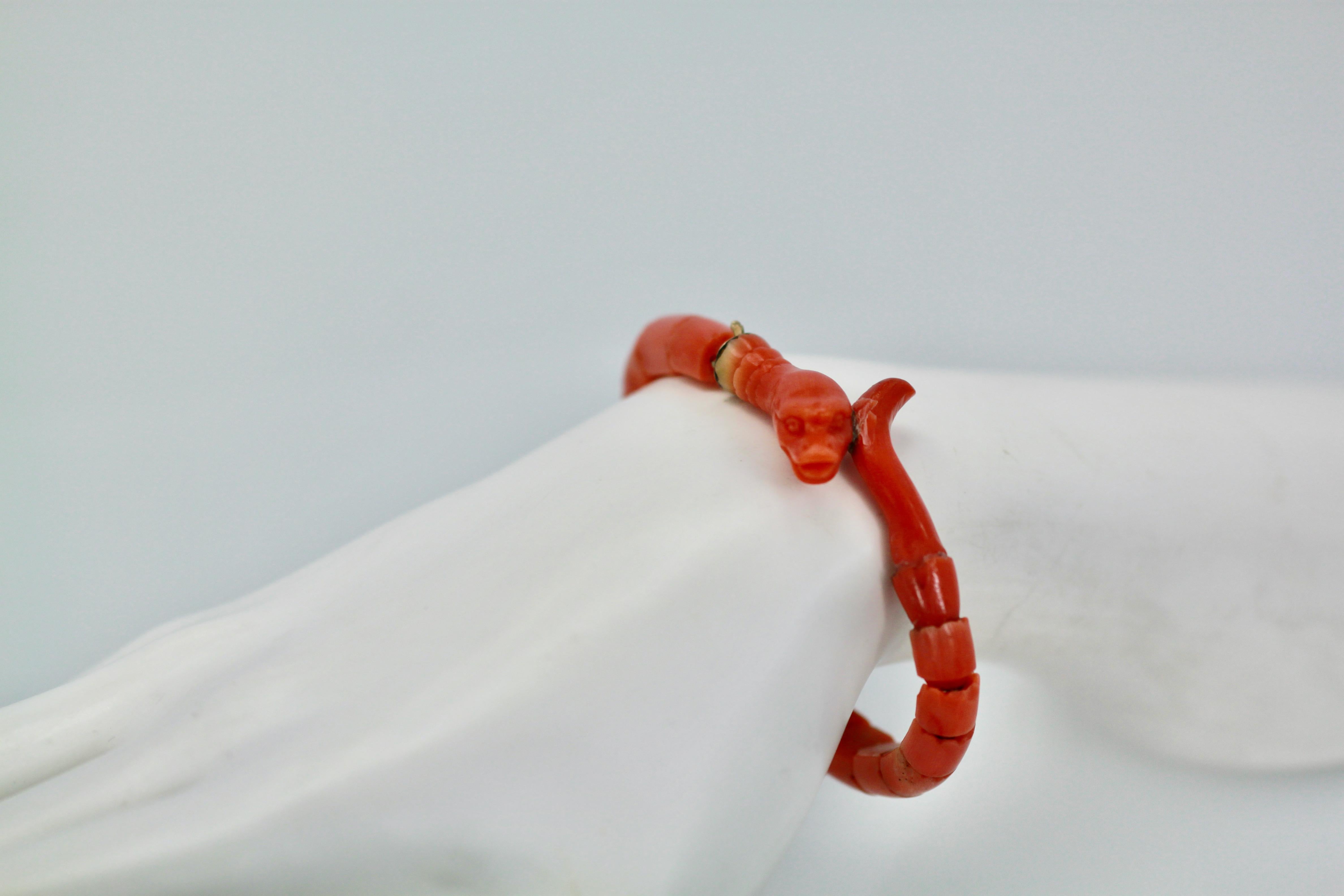 Mediterranes orangefarbenes Korallen-Schlangenarmband (Perle)