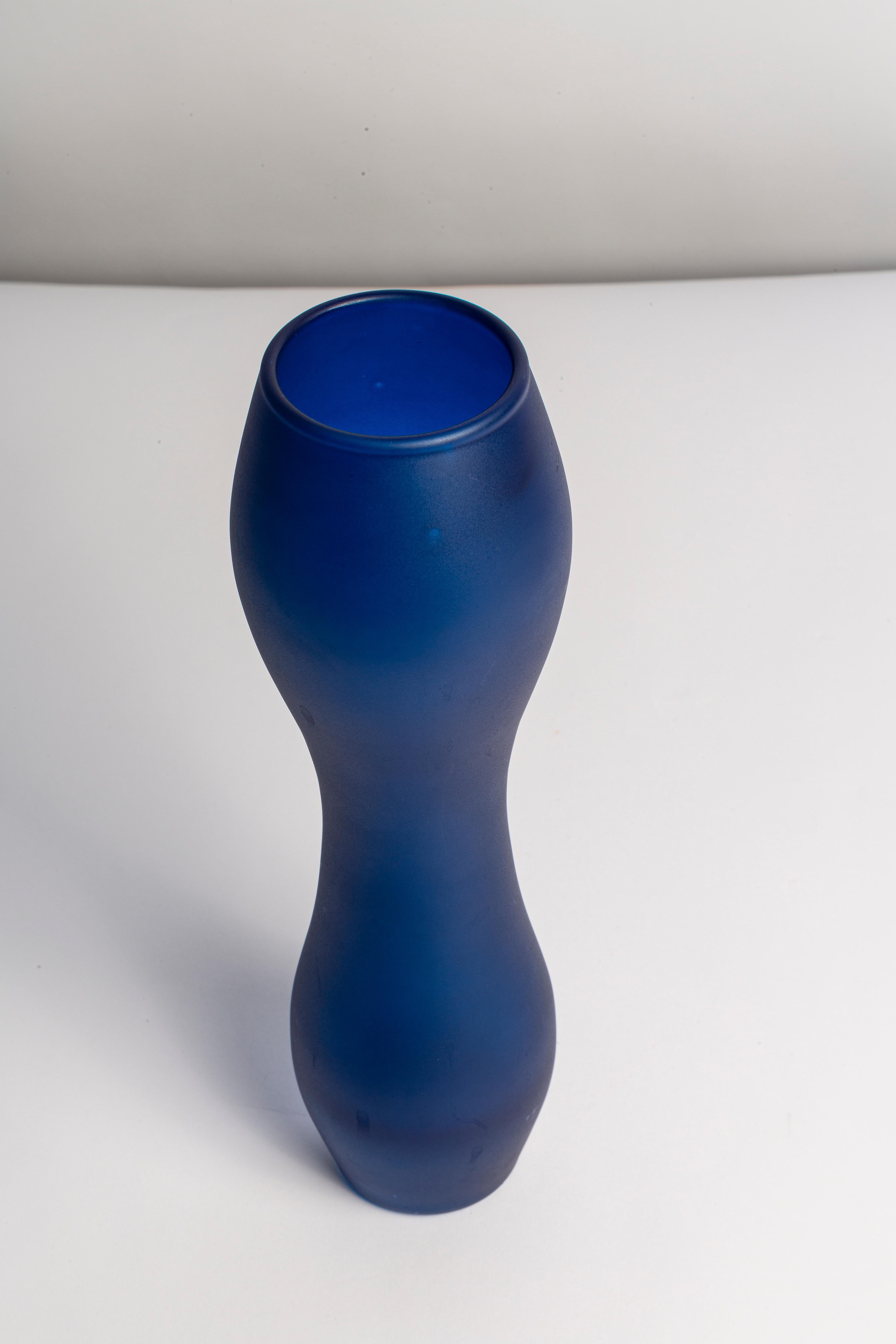 Vintage Medium Blue Vase, 20th Century, Europe, 1960s In Good Condition For Sale In 05-080 Hornowek, PL