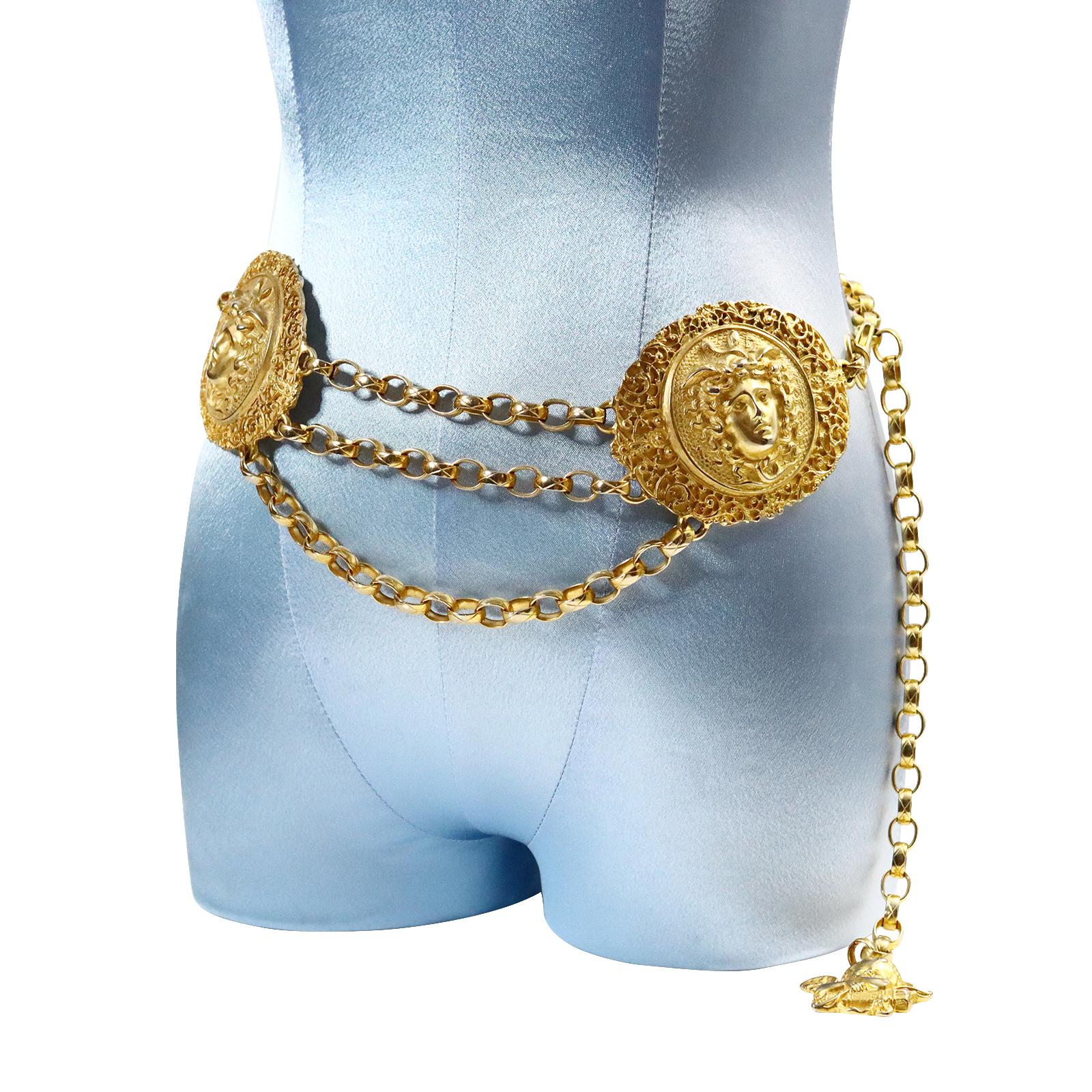 Vintage Medusa Face Double Medallion Hangling Link Belt Bon état - En vente à New York, NY