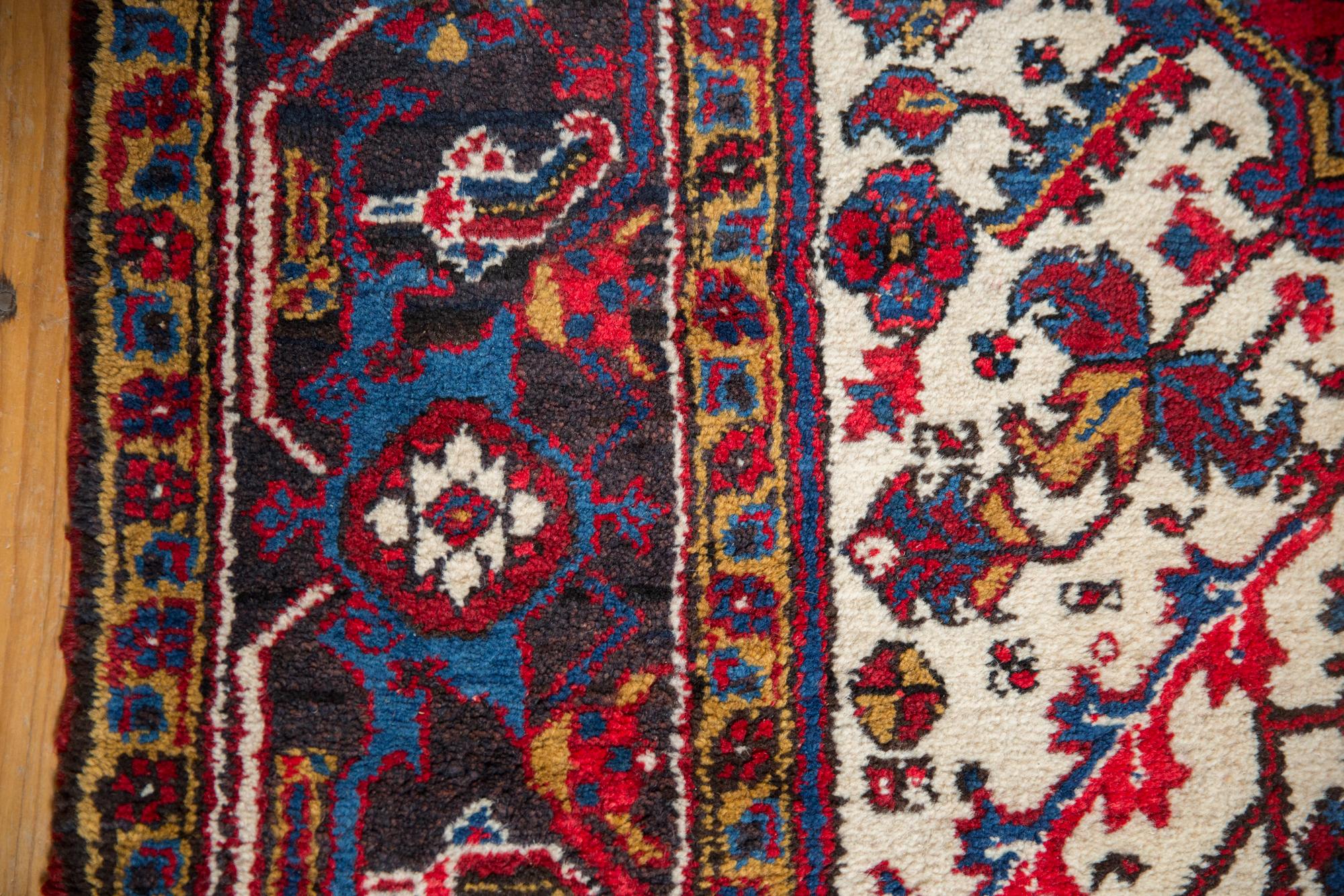 Mehrivan Quadratischer Vintage-Teppich im Angebot 2